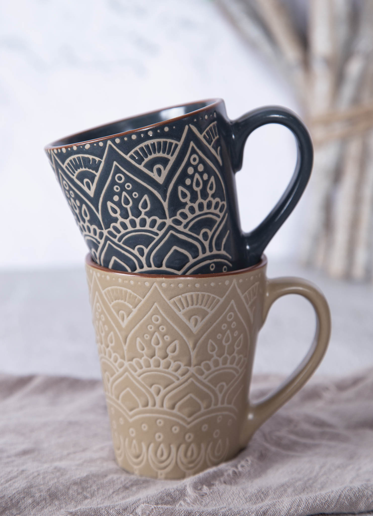 CHANGSHA HAPPY GO Matte Underglaze Printed Tableware with Terracotta Rim | happygodinnerware.com