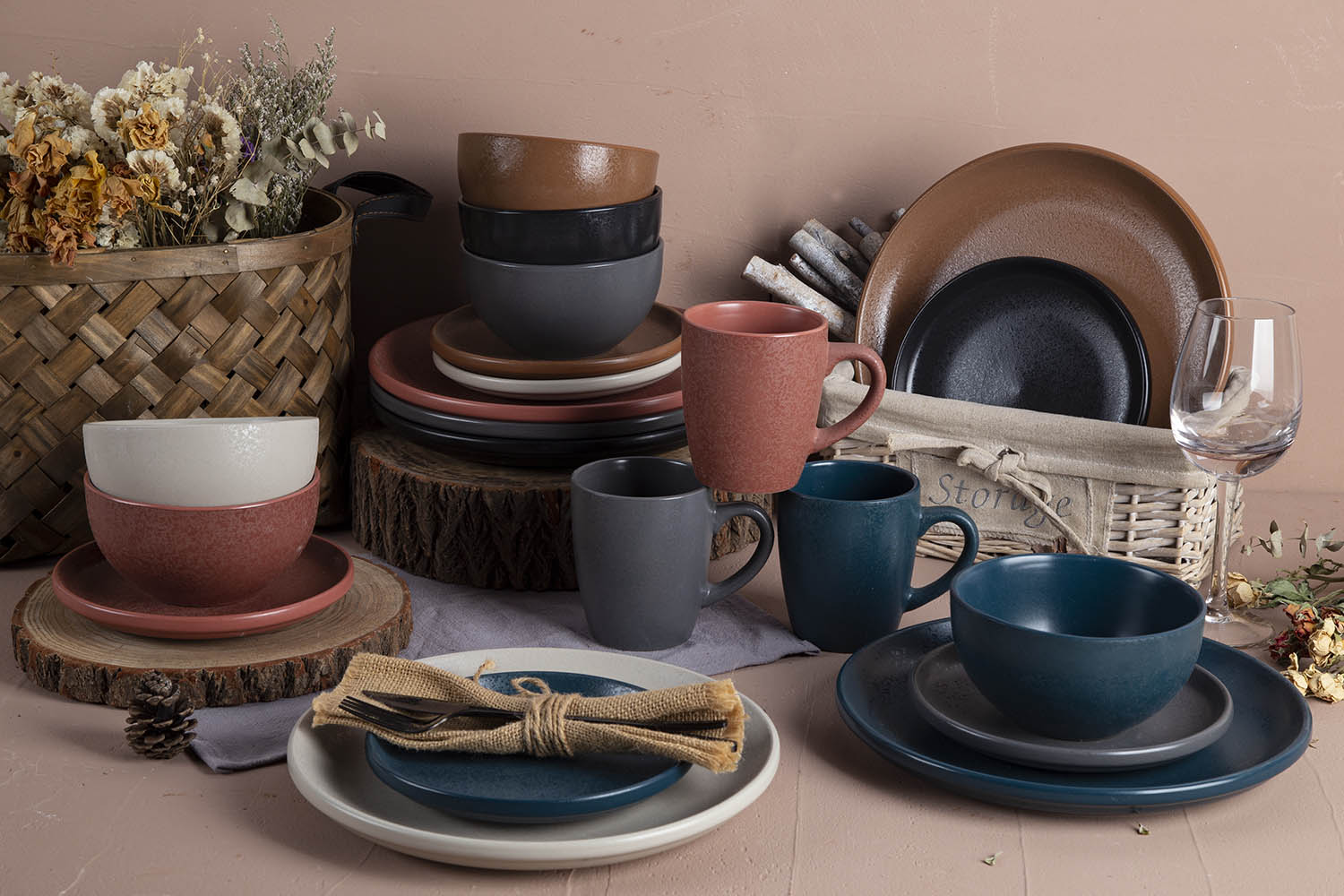 CHANGSHA HAPPY GO Sandy Matte Glaze Ceramic Tableware Set |Dopamine Series Ceramics|happygodinnerware.com