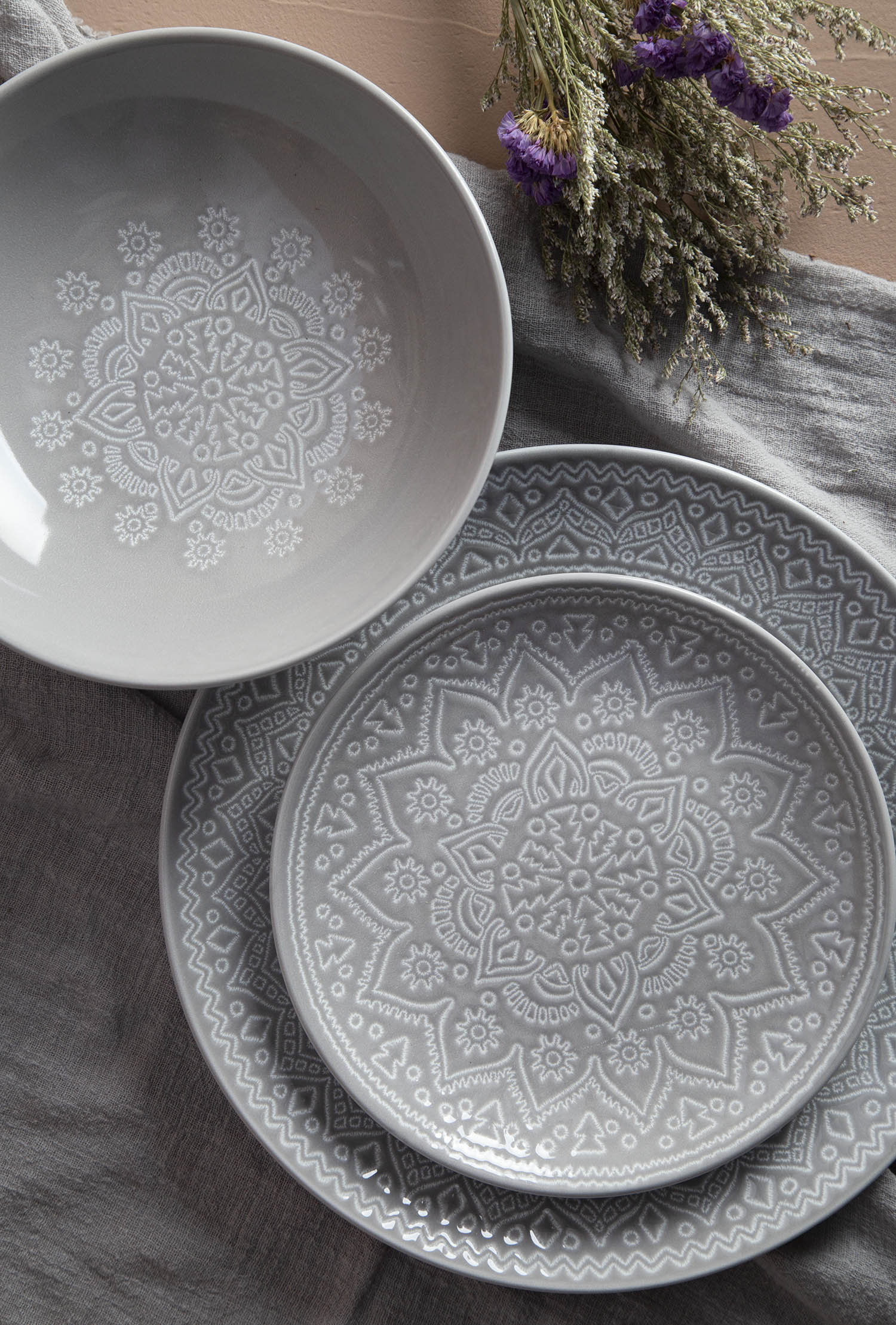 CHANGSHA HAPPY GO Embossed Glaze Ceramic Tableware Set |Dopamine Series Ceramics|happygodinnerware.com