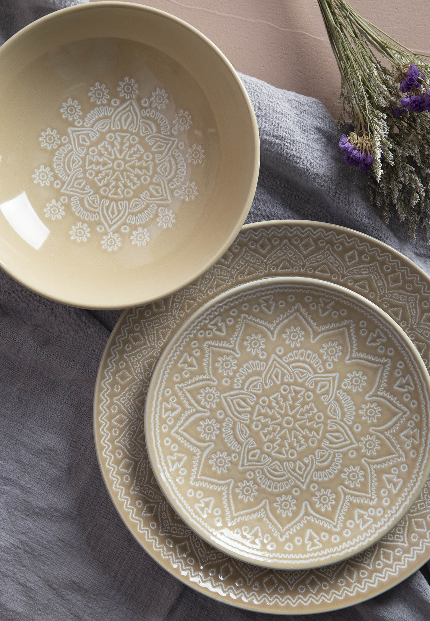 CHANGSHA HAPPY GO Embossed Glaze Ceramic Tableware Set |Dopamine Series Ceramics|happygodinnerware.com