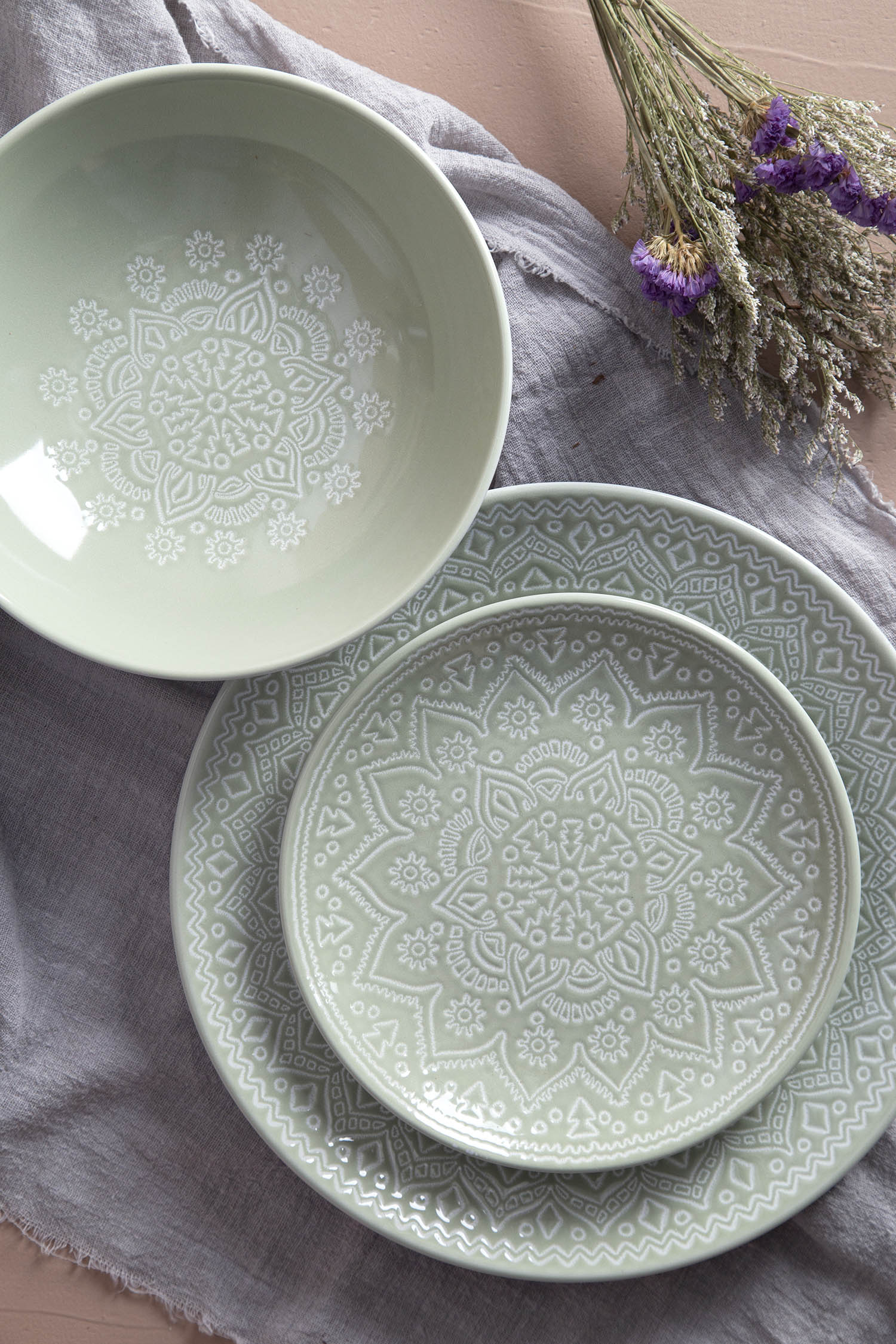 CHANGSHA HAPPY GO Embossed Glaze Ceramic Tableware Set |Dopamine Series Ceramics|happygodinnerware.com