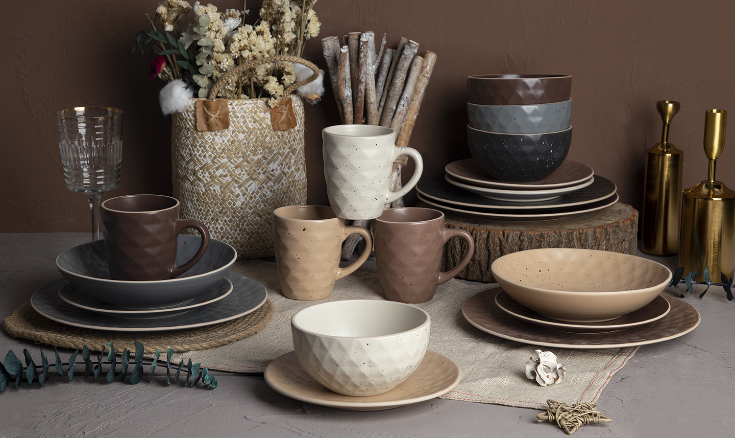 CHANGSHA HAPPY GO Embossed Stoneware Dinnerware Set with Diamond Pattern | happygodinnerware.com