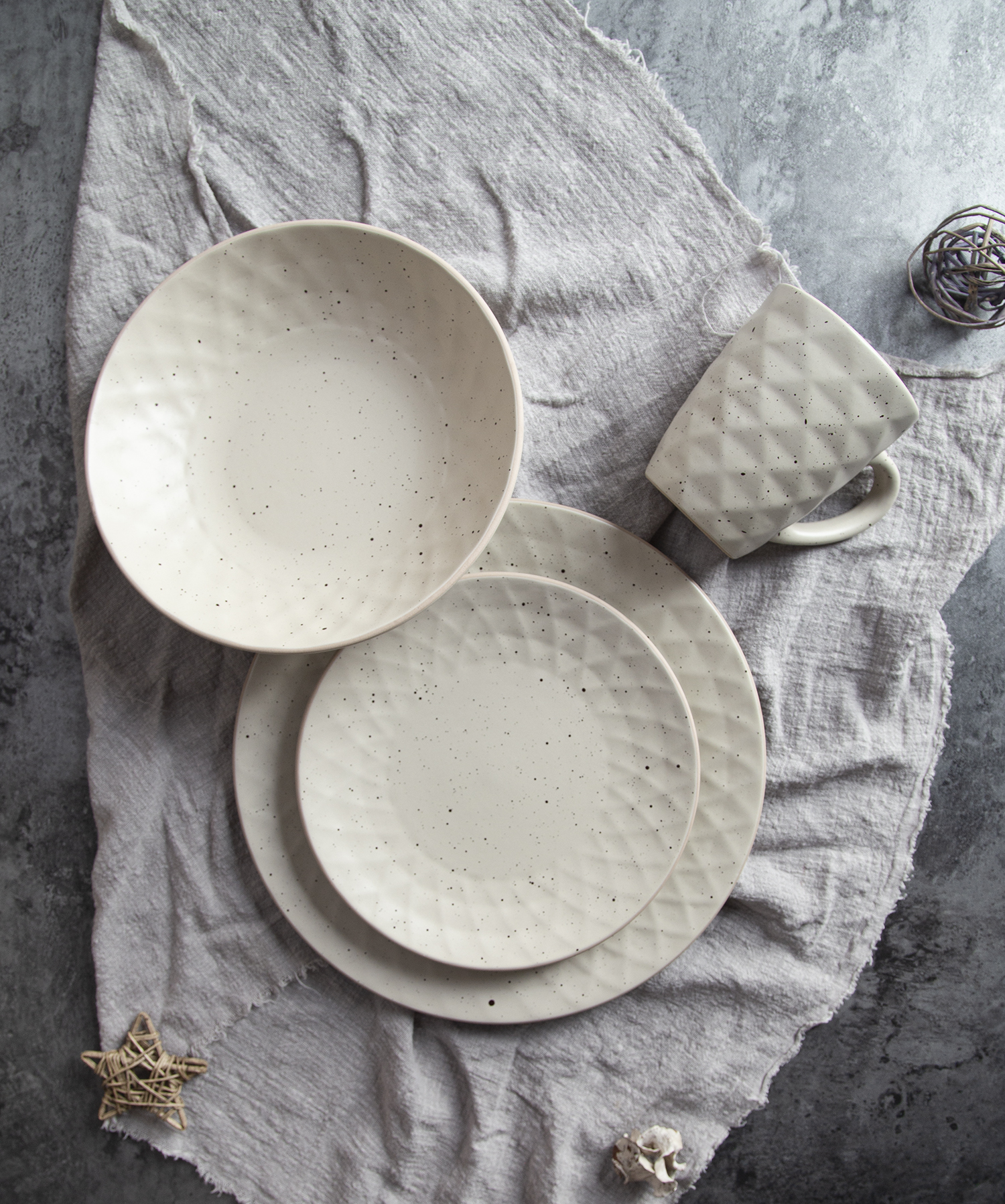 CHANGSHA HAPPY GO Embossed Stoneware Dinnerware Set with Diamond Pattern | happygodinnerware.com