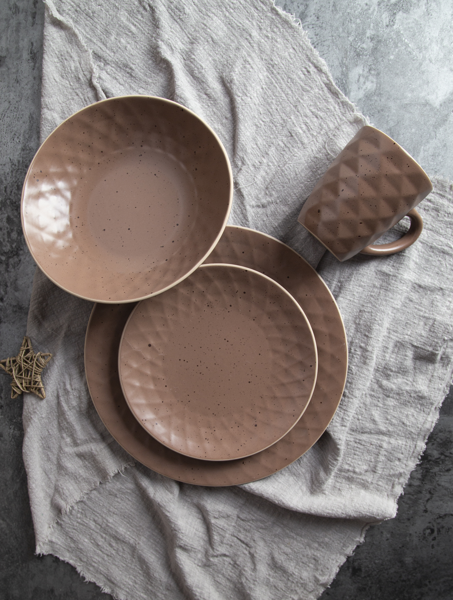 CHANGSHA HAPPY GO Embossed Stoneware Dinnerware Set with Diamond Pattern | happygodinnerware.com