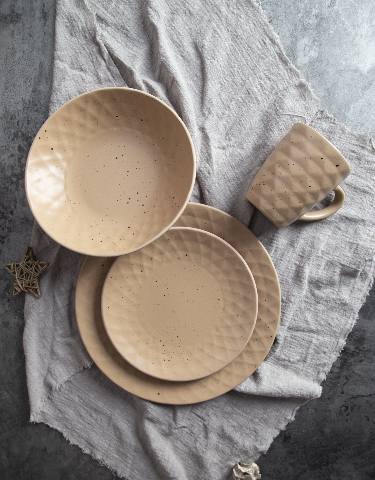 CHANGSHA HAPPY GO Embossed Stoneware Dinnerware Set with Diamond Pattern | happygodinnerware.com