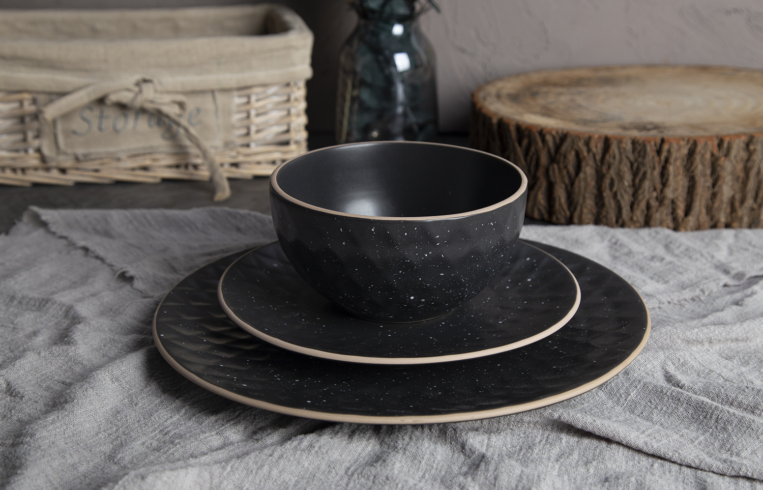 CHANGSHA HAPPY GO Embossed Stoneware Dinnerware Set with Diamond Pattern | happygodinnerware.com