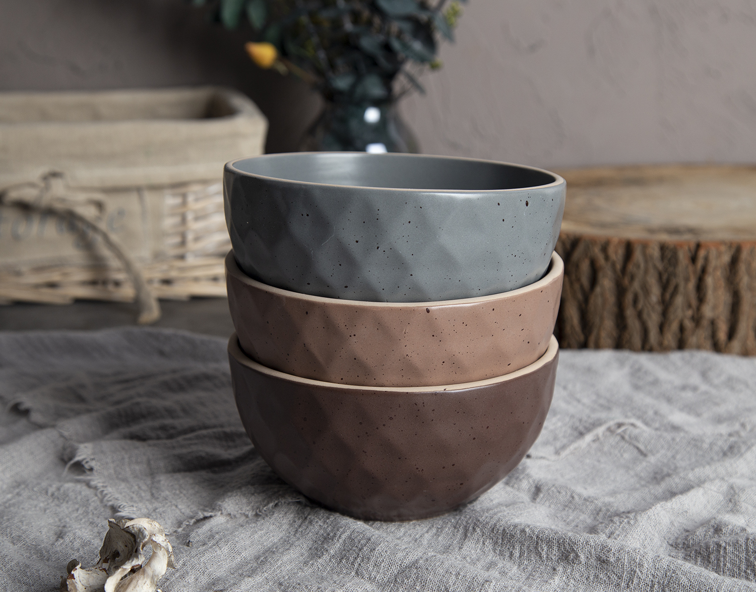 CHANGSHA HAPPY GO Embossed Stoneware Dinnerware Set with Diamond Pattern | happygodinnerware.com