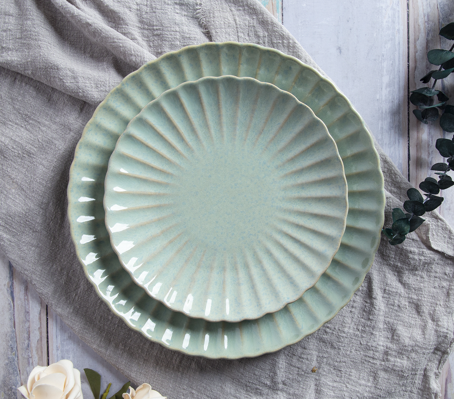 CHANGSHA HAPPY GO Embossed Fan-Pattern Stoneware Dinnerware Set – Celadon Green Reactive Glaze Plates and Serving Dishes |happygodinnerware.com