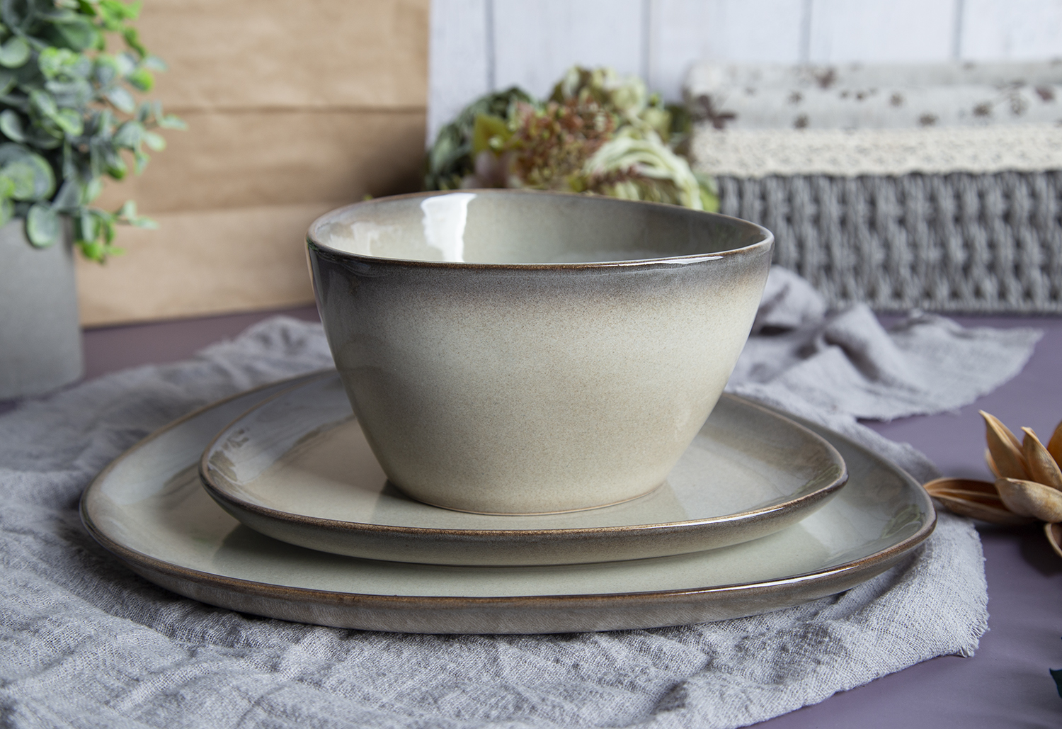 CHANGSHA HAPPY GO Reactive Glaze Stoneware Dinnerware Set – Handcrafted Gradient Ceramic Plates and Bowls in Earth Tones |happygodinnerware.com