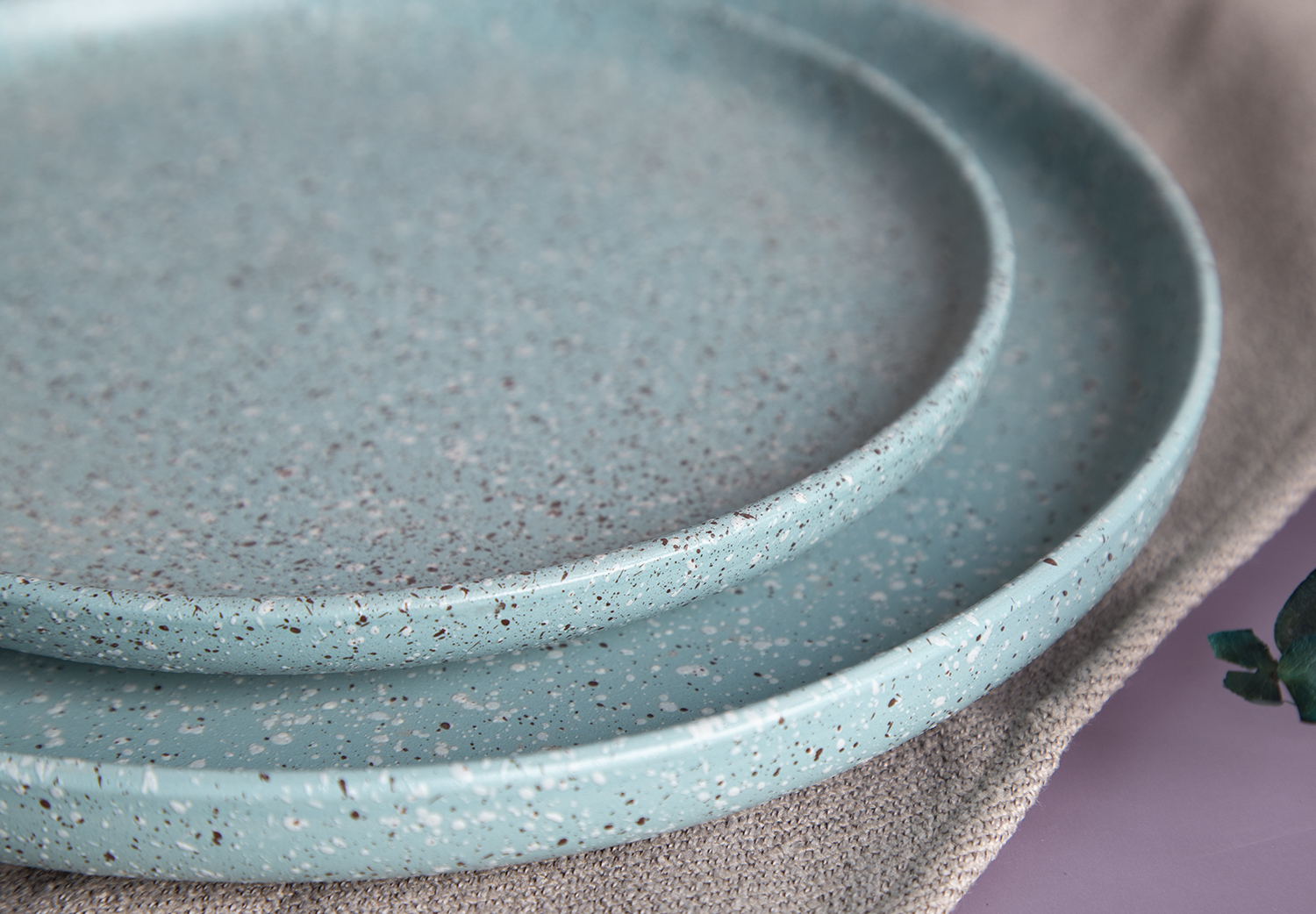 CHANGSHA HAPPY GO Speckled Matte Glaze Stoneware Dinnerware Set – Rustic Blue Ceramic Plates, Bowls, and Mug for Everyday Use |happygodinnerware.com