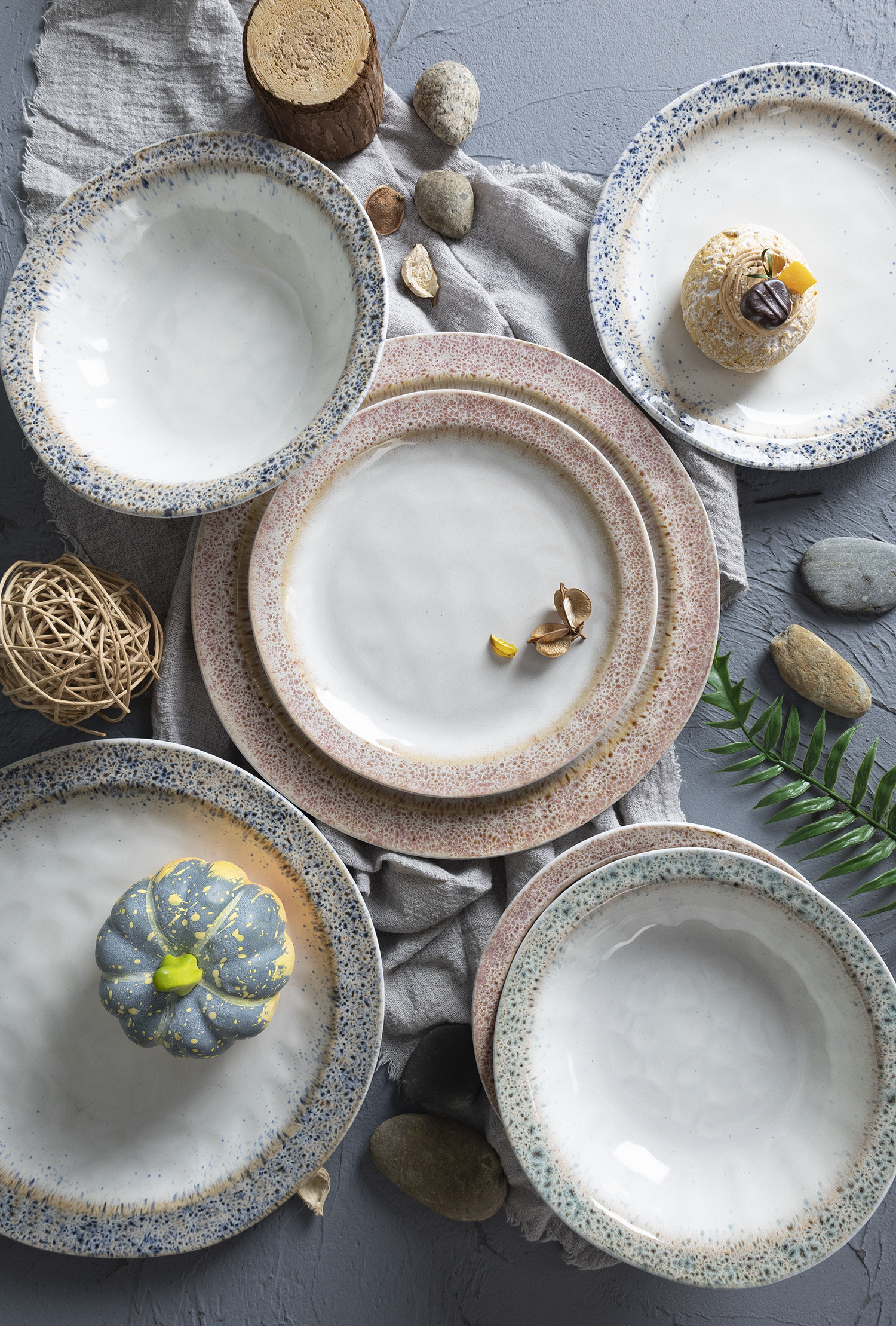 CHANGSHA HAPPY GO Speckled Rim Reactive Glaze Stoneware Dinnerware Set – Handcrafted Ceramic Plates and Bowls in Soft Pastel Tones |happygodinnerware.com