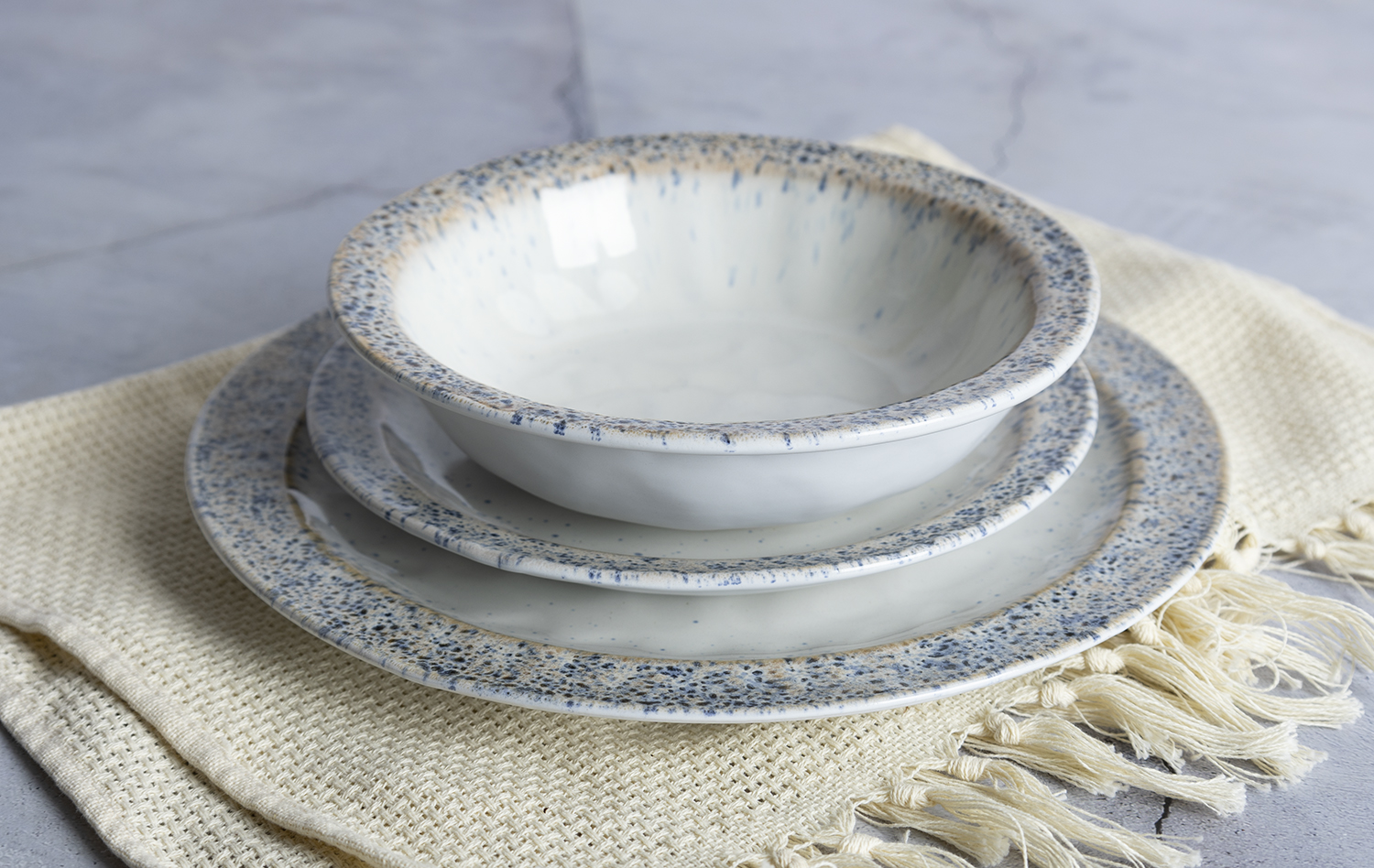 CHANGSHA HAPPY GO Speckled Rim Reactive Glaze Stoneware Dinnerware Set – Handcrafted Ceramic Plates and Bowls in Soft Pastel Tones |happygodinnerware.com