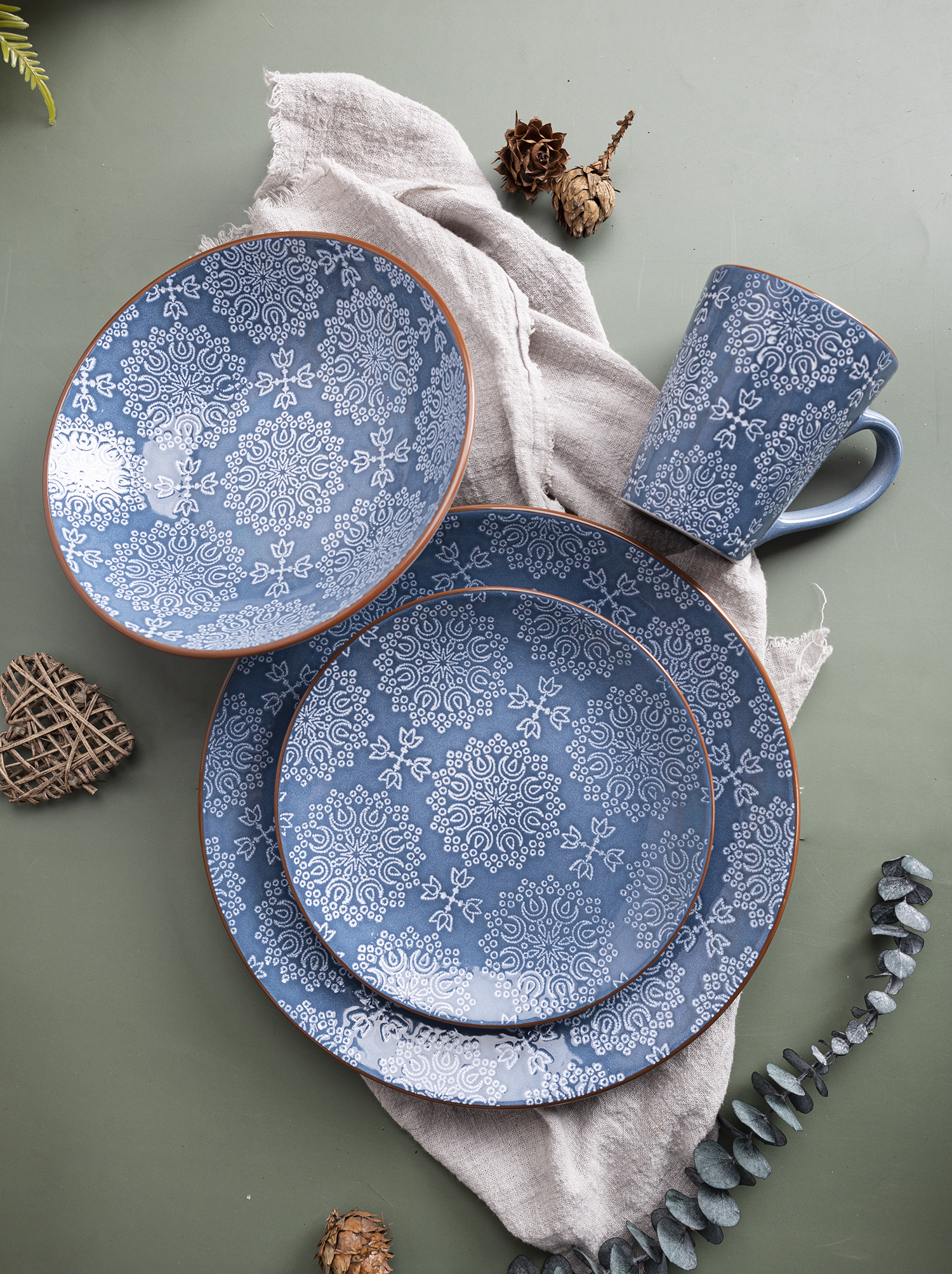 CHANGSHA HAPPY GO Embossed Floral Glaze Stoneware Dinnerware Set – Multicolor Vintage Pattern Plates, Bowls and Mugs|happygodinnerware.com