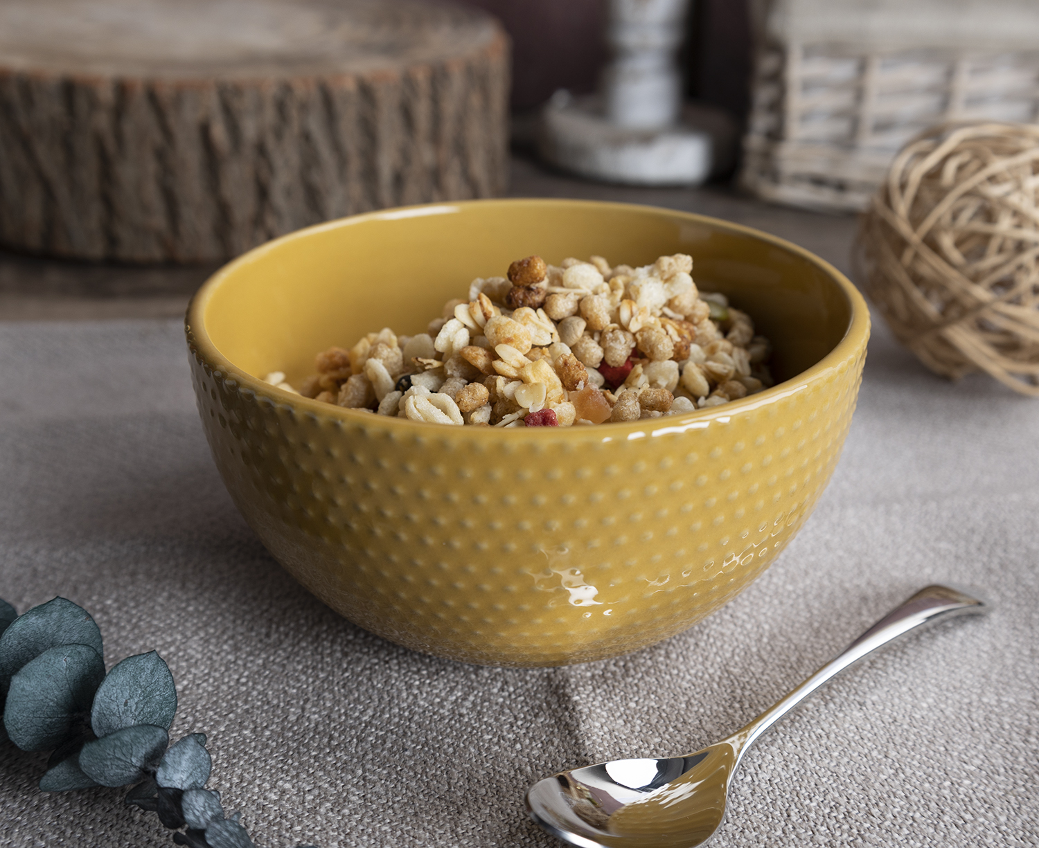 CHANGSHA HAPPY GO Embossed Color Glaze Stoneware Dinnerware Set – Multi-Tone Modern Rustic Ceramic Plates, Bowls, and Mugs|happygodinnerware.com