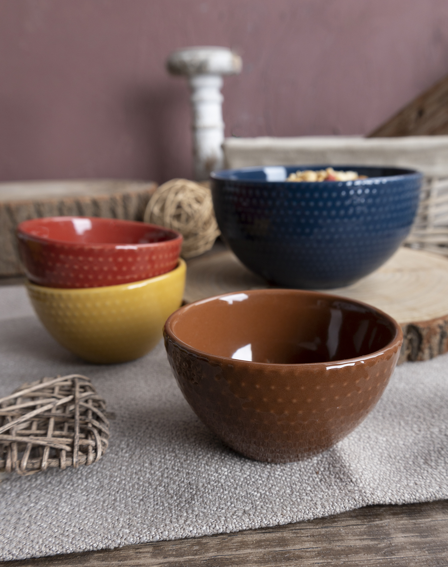 CHANGSHA HAPPY GO Embossed Color Glaze Stoneware Dinnerware Set – Multi-Tone Modern Rustic Ceramic Plates, Bowls, and Mugs|happygodinnerware.com