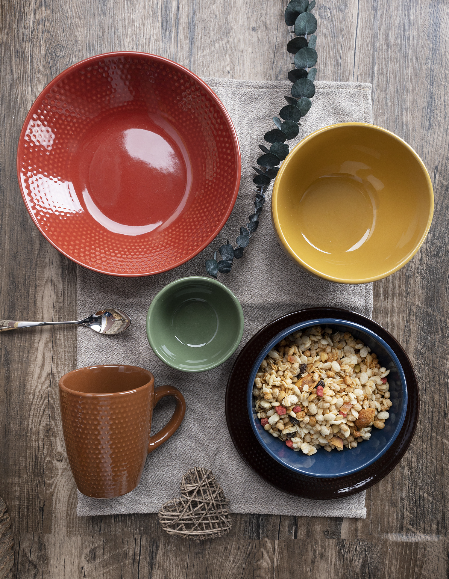 CHANGSHA HAPPY GO Embossed Color Glaze Stoneware Dinnerware Set – Multi-Tone Modern Rustic Ceramic Plates, Bowls, and Mugs|happygodinnerware.com