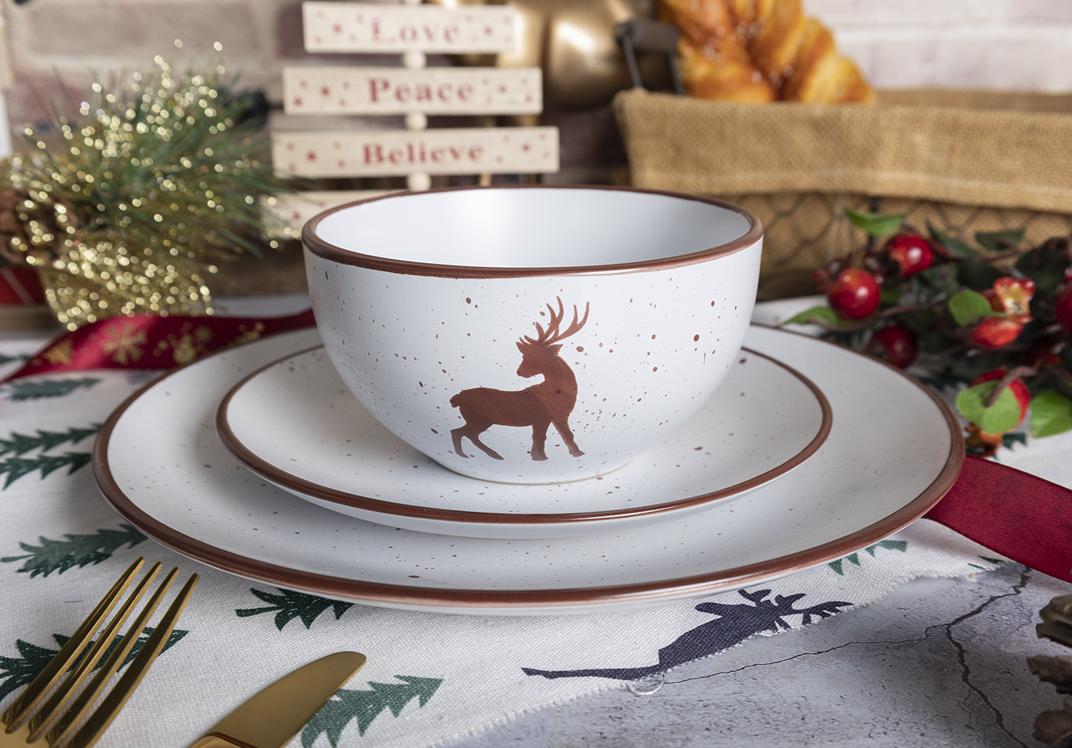 CHANGSHA HAPPY GO  Christmas Themed Screen Printed Stoneware Dinnerware Set with Reindeer and Pine Tree Motifs |happygodinnerware.com