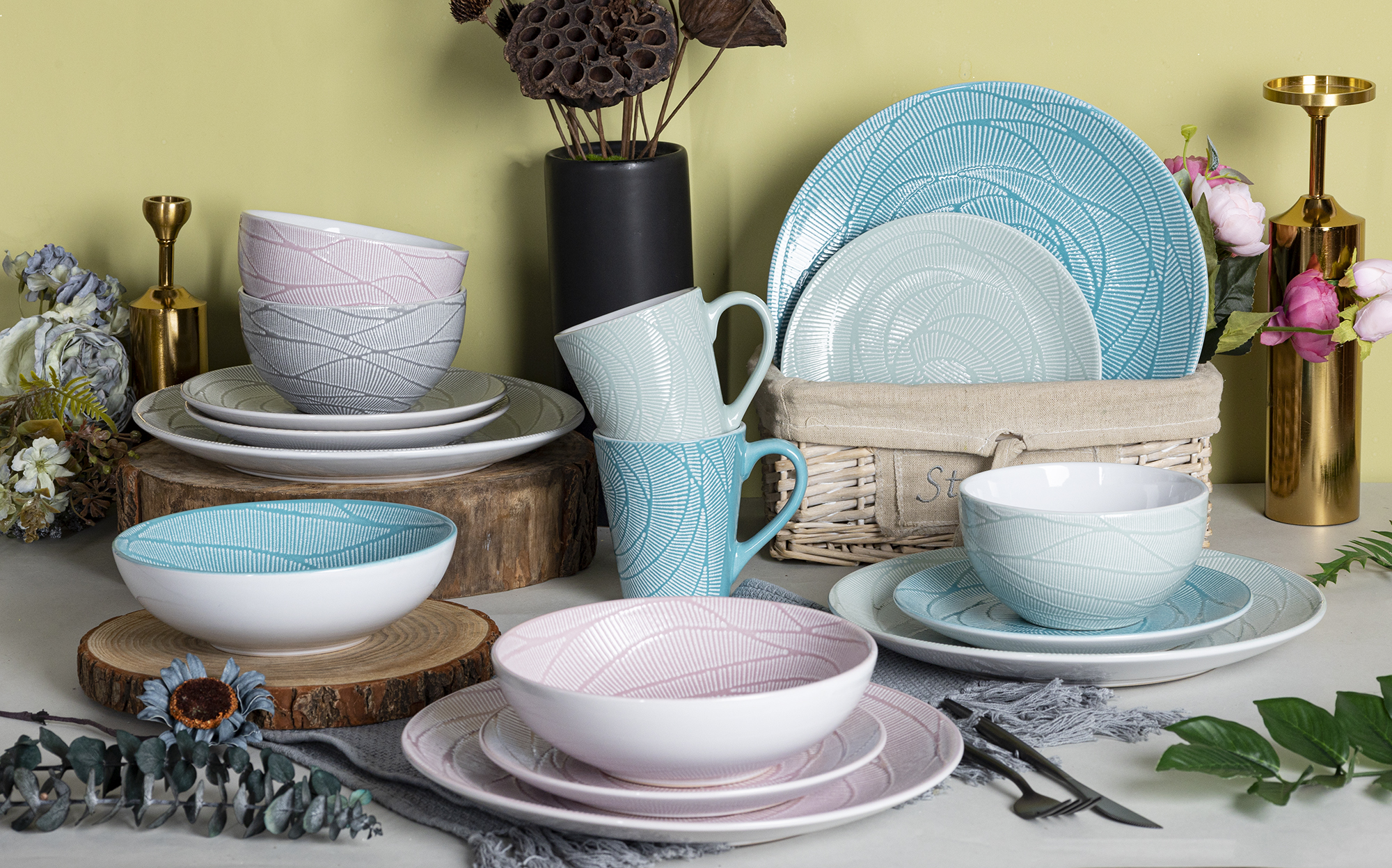 CHANGSHA HAPPY GO  Embossed Color Glazed Stoneware Dinnerware Set with Geometric Pattern in Pastel Tones |Dopamine Series Ceramics|happygodinnerware.com