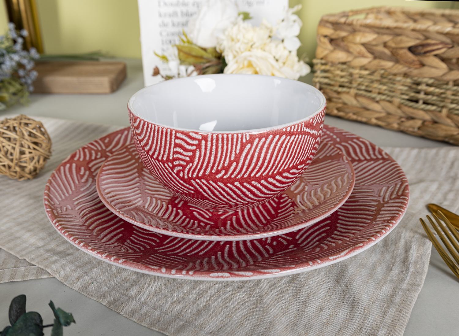 CHANGSHA HAPPY GO  Colorful Embossed Stoneware Dinnerware Set with Leaf Vein Pattern in Red, Yellow, Green and Grey |Dopamine Series Ceramics|happygodinnerware.com