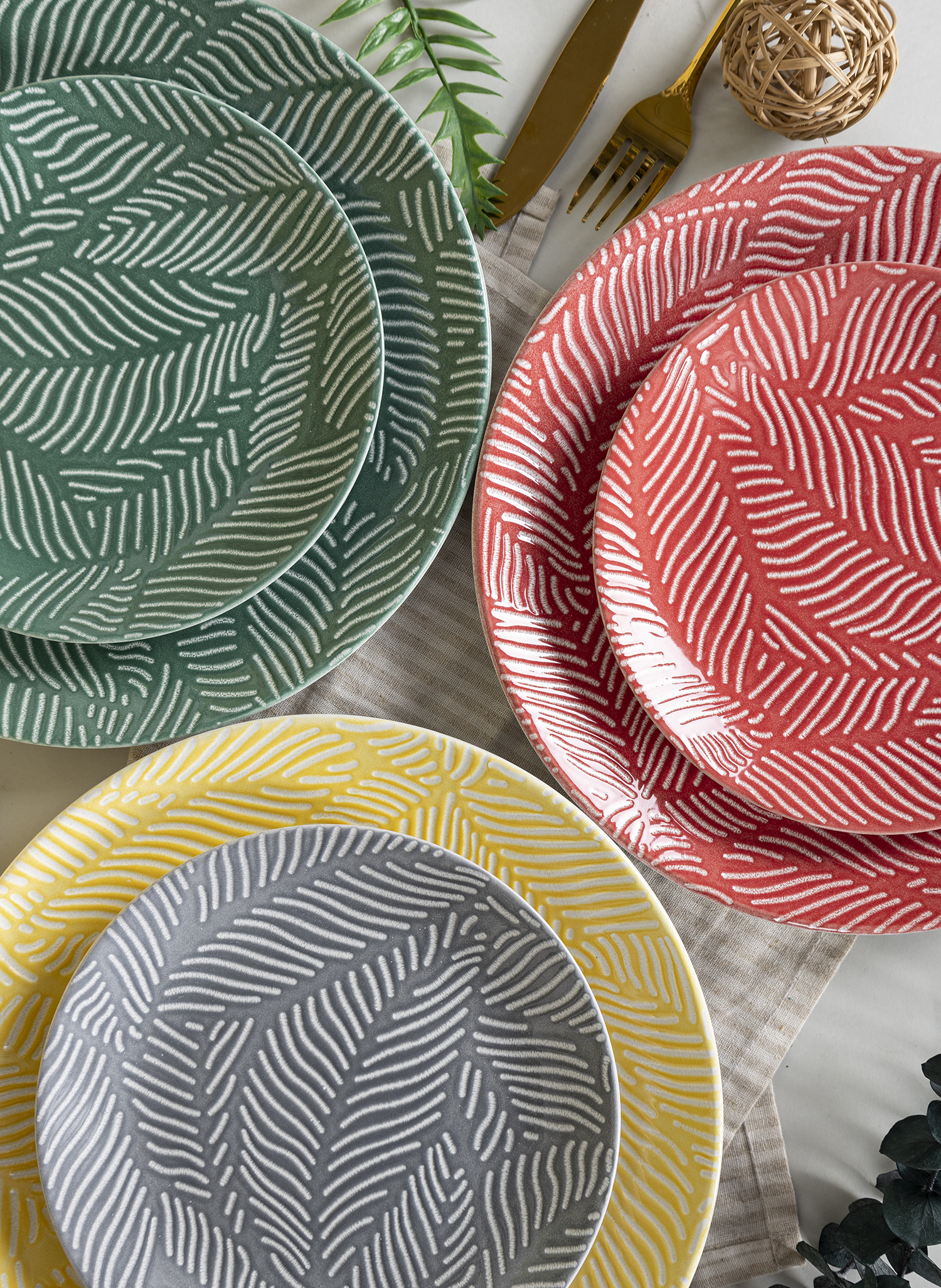 CHANGSHA HAPPY GO  Colorful Embossed Stoneware Dinnerware Set with Leaf Vein Pattern in Red, Yellow, Green and Grey |Dopamine Series Ceramics|happygodinnerware.com