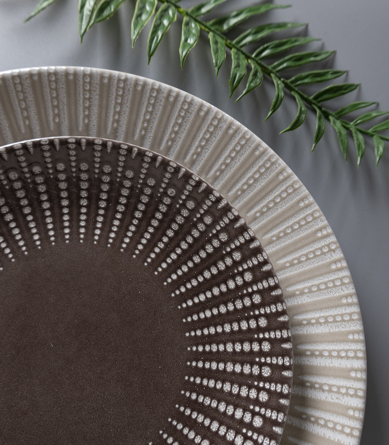CHANGSHA HAPPY GO  Nordic Style Embossed Stoneware Tableware Set with Textured Glaze and Monochrome Finish |happygodinnerware.com
