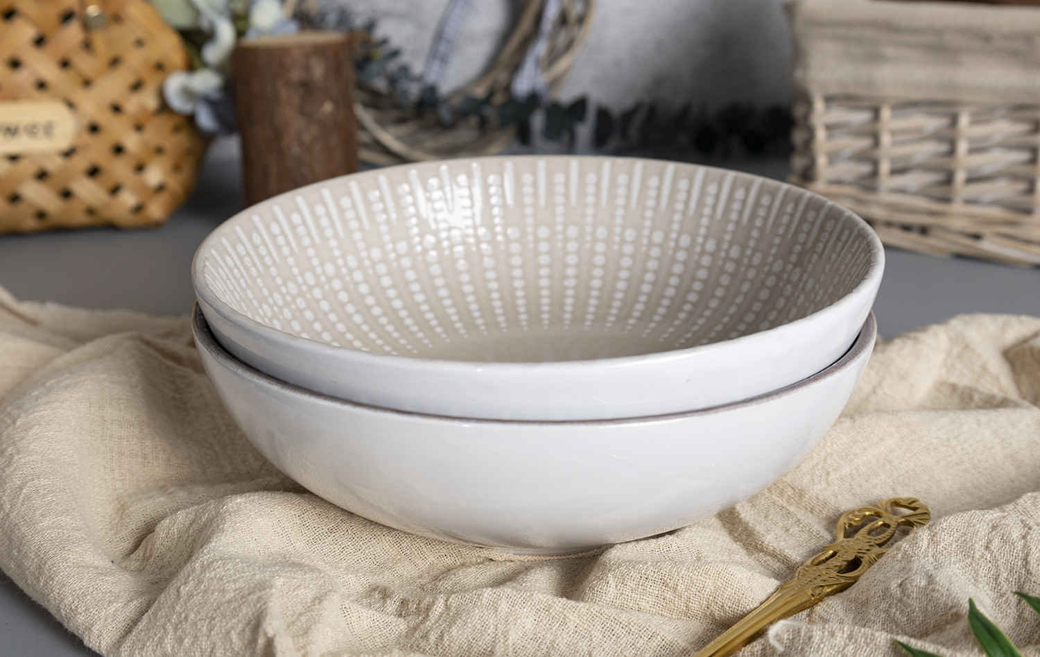 CHANGSHA HAPPY GO  Nordic Style Embossed Stoneware Tableware Set with Textured Glaze and Monochrome Finish |happygodinnerware.com