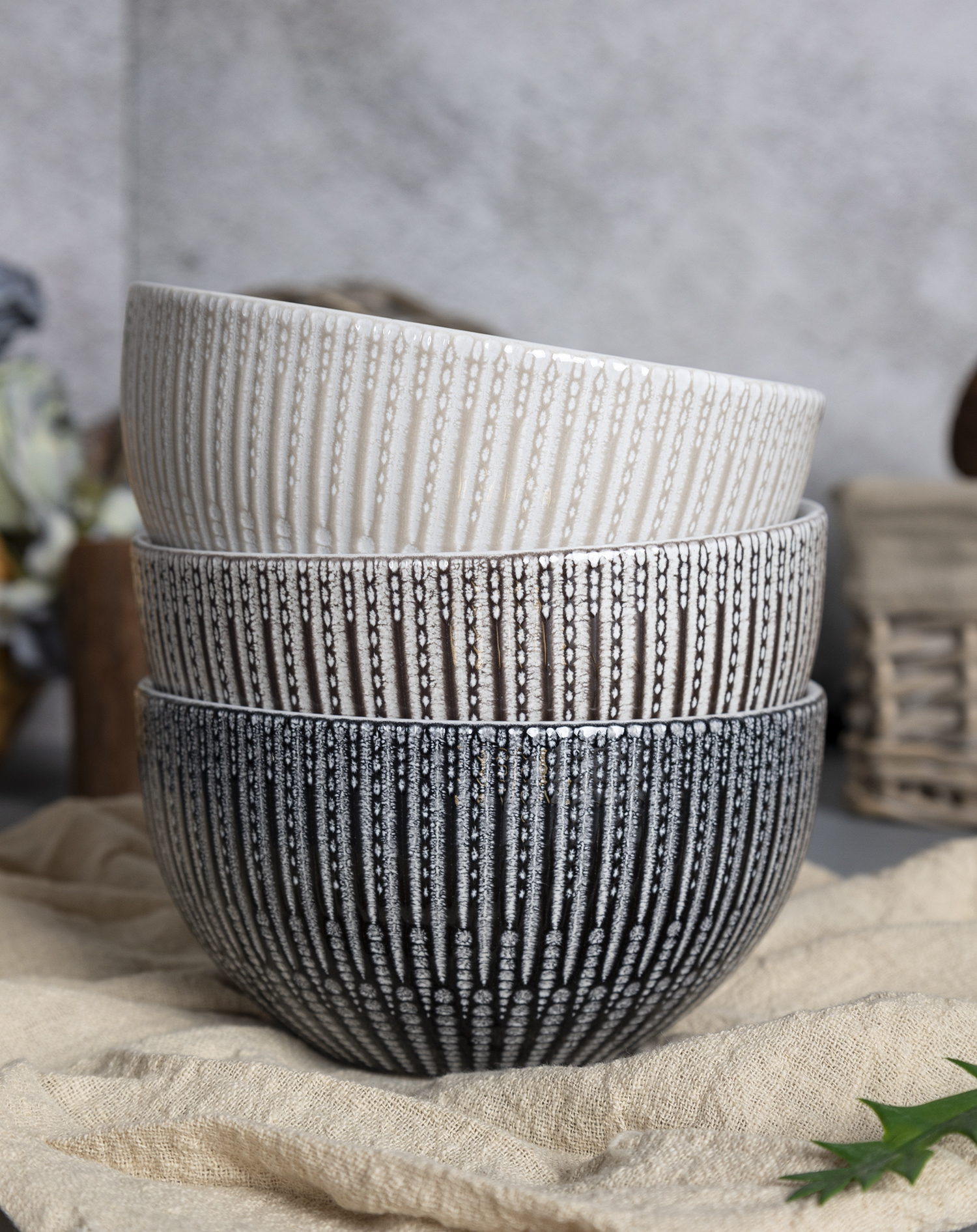 CHANGSHA HAPPY GO  Nordic Style Embossed Stoneware Tableware Set with Textured Glaze and Monochrome Finish |happygodinnerware.com