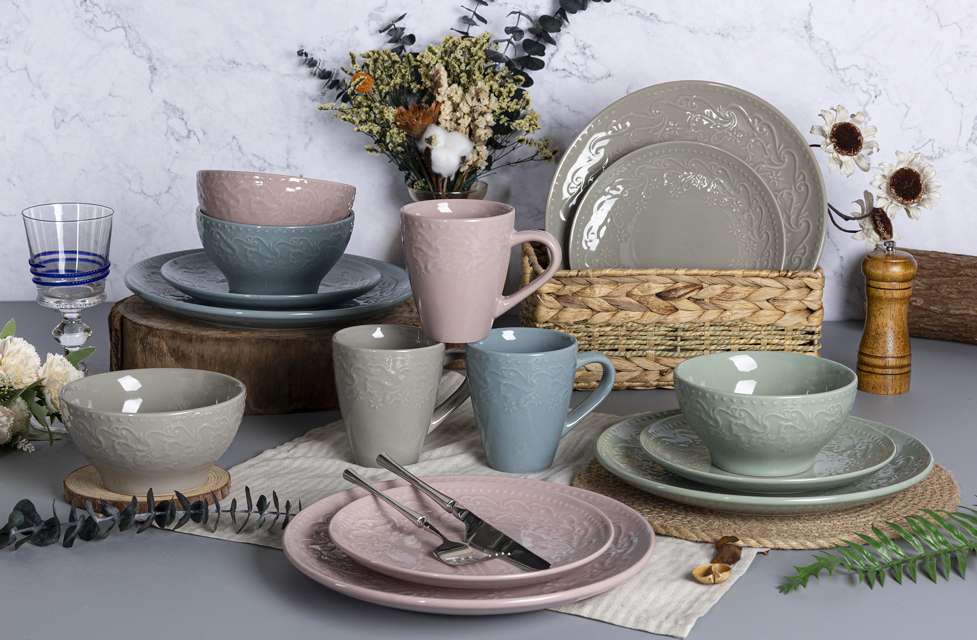 CHANGSHA HAPPY GO  Elegant Pastel Color Embossed Stoneware Tableware Set with Baroque Floral Pattern |happygodinnerware.com