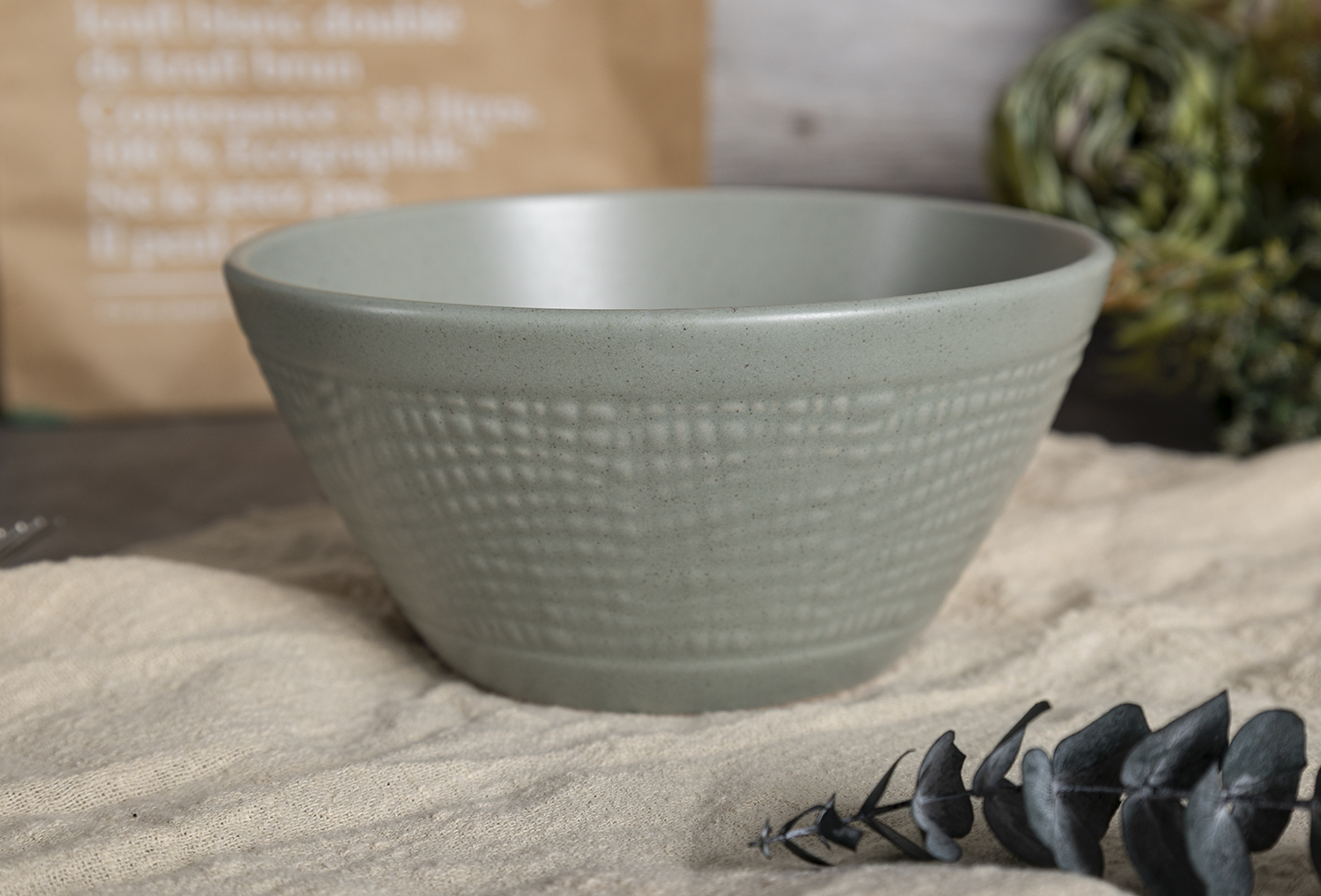 CHANGSHA HAPPY GO  Contemporary Color Glazed Embossed Ceramic Dinnerware Set with Woven Texture Look |happygodinnerware.com