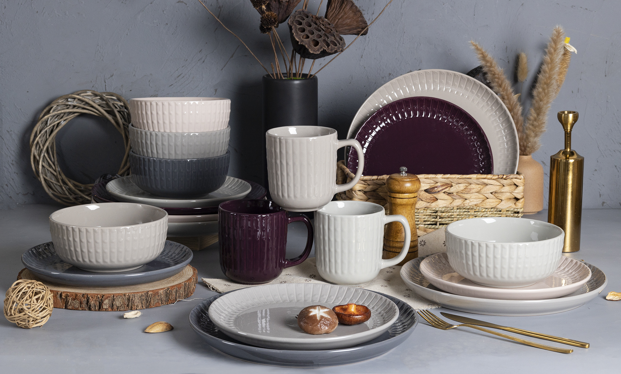CHANGSHA HAPPY GO  Elegant Stripe Embossed Stoneware Dinnerware Collection with Glossy and Matte Finish |happygodinnerware.com