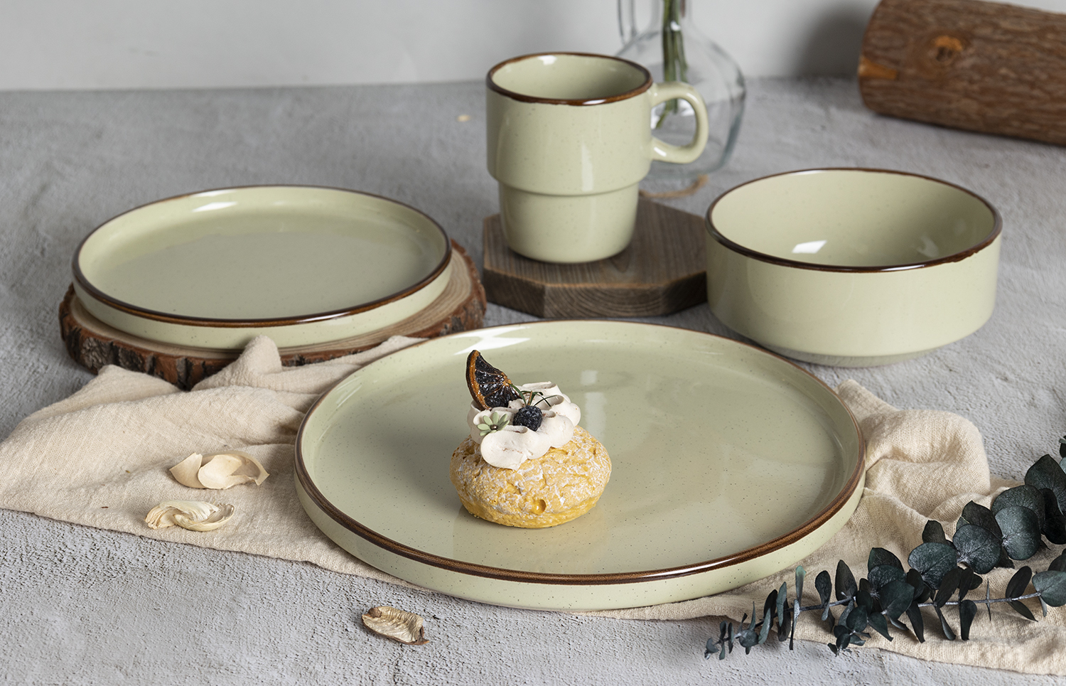 CHANGSHA HAPPY GO  Contemporary Color Glazed Stoneware Dinner Set in Warm Earthy Shades with Dark Rim |Dopamine Series Ceramics|happygodinnerware.com