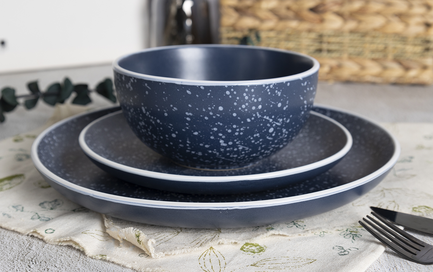 CHANGSHA HAPPY GO  Modern Outdoor-Inspired Color Glazed Ceramic Dinner Set with Snowflake Speckles |Dopamine Series Ceramics|happygodinnerware.com