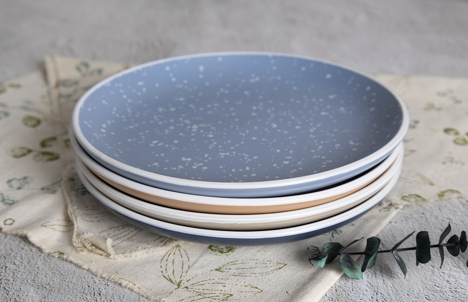 CHANGSHA HAPPY GO  Modern Outdoor-Inspired Color Glazed Ceramic Dinner Set with Snowflake Speckles |Dopamine Series Ceramics|happygodinnerware.com