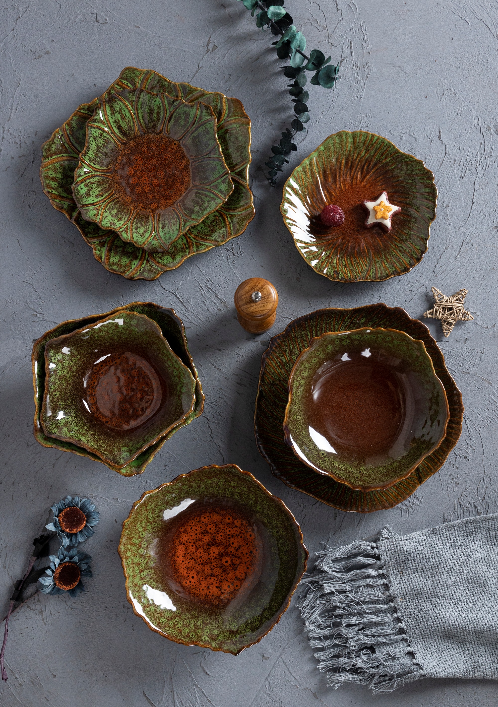 CHANGSHA HAPPY GO Verdant Bloom Reactive Glaze Stoneware Set – Nature-Inspired Embossed Floral Dinnerware with Rustic Gloss Finish|happygodinnerware.com