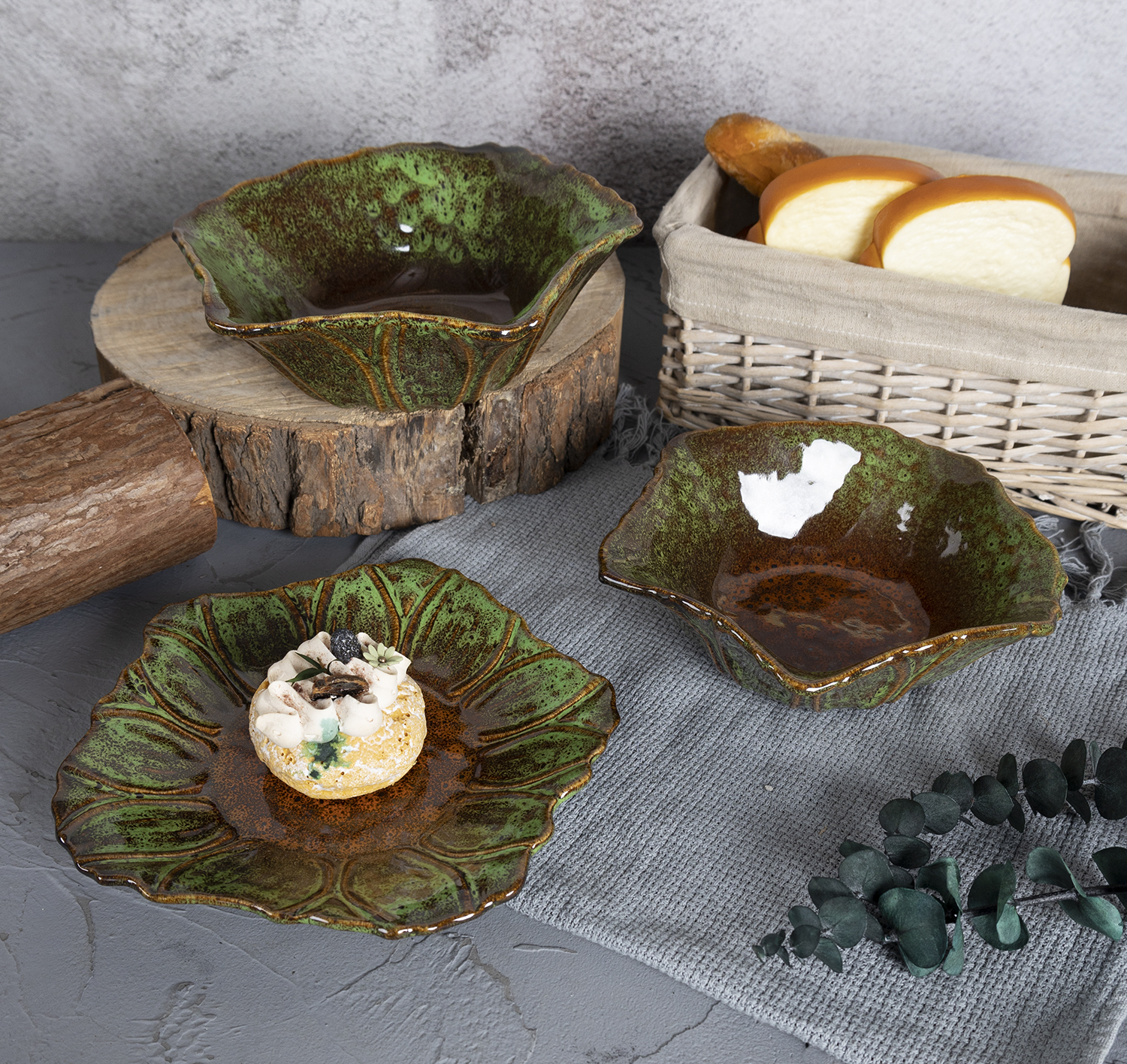 CHANGSHA HAPPY GO Verdant Bloom Reactive Glaze Stoneware Set – Nature-Inspired Embossed Floral Dinnerware with Rustic Gloss Finish|happygodinnerware.com