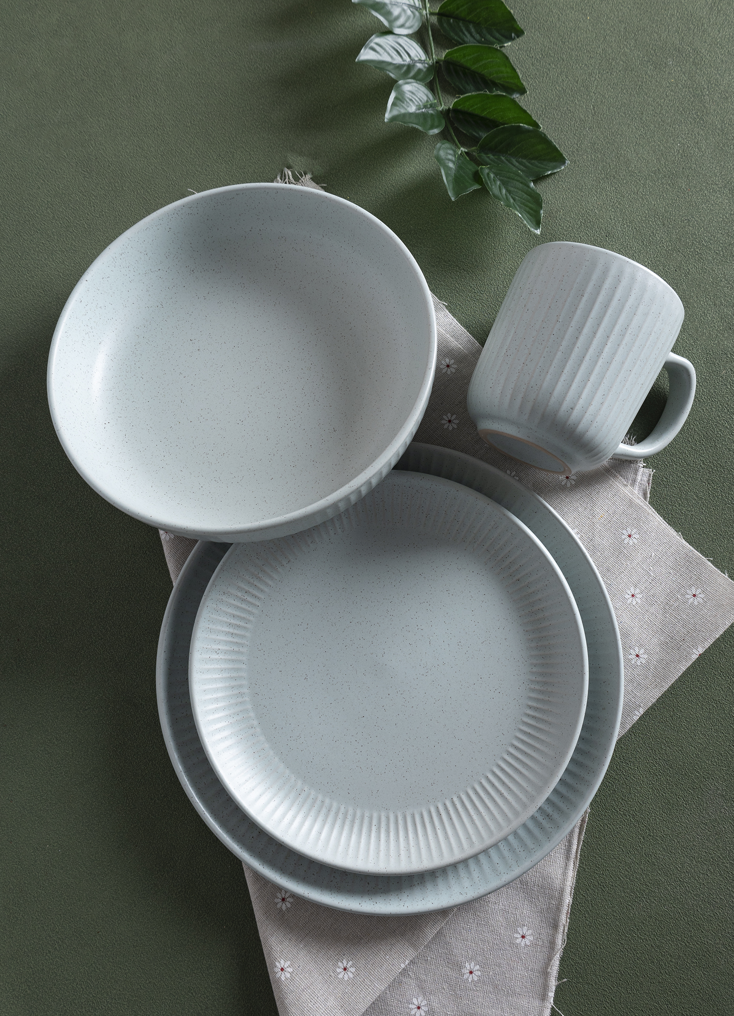CHANGSHA HAPPY GO Nordic Style Matte Ceramic Dinnerware Set – Ribbed Cups, Plates & Bowls in Soft Retro Colors|happygodinnerware.com