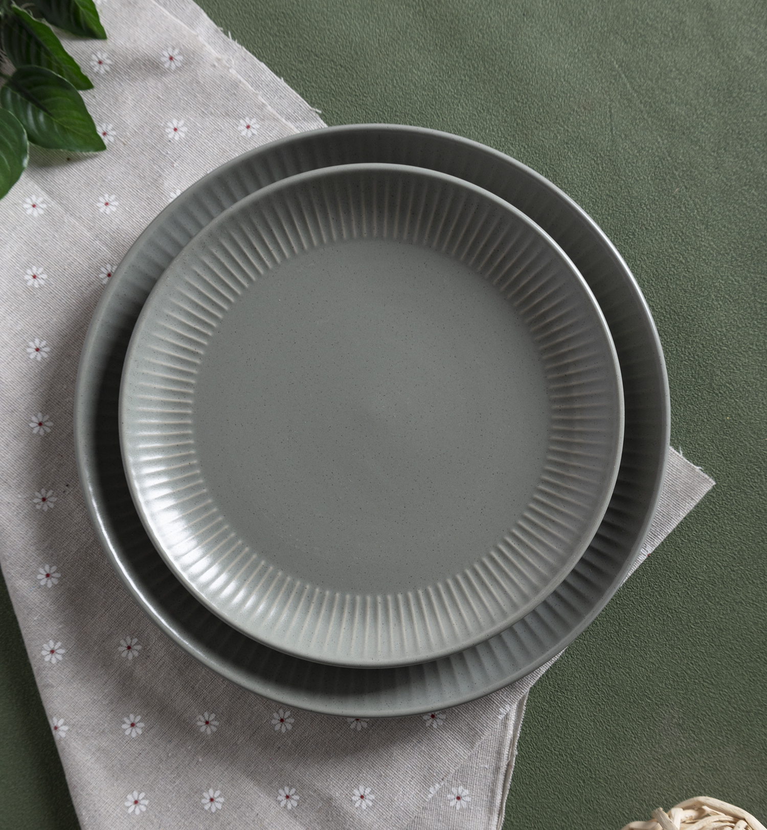 CHANGSHA HAPPY GO Nordic Style Matte Ceramic Dinnerware Set – Ribbed Cups, Plates & Bowls in Soft Retro Colors|happygodinnerware.com