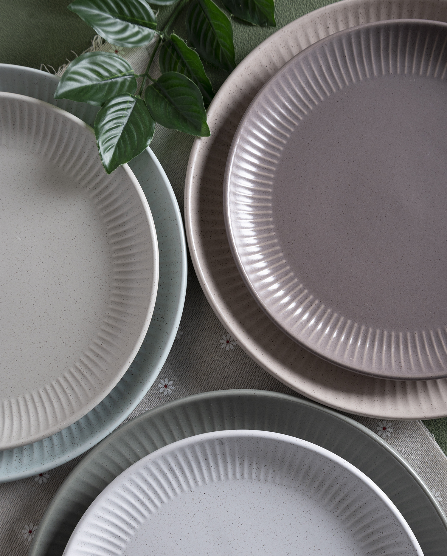 CHANGSHA HAPPY GO Nordic Style Matte Ceramic Dinnerware Set – Ribbed Cups, Plates & Bowls in Soft Retro Colors|happygodinnerware.com