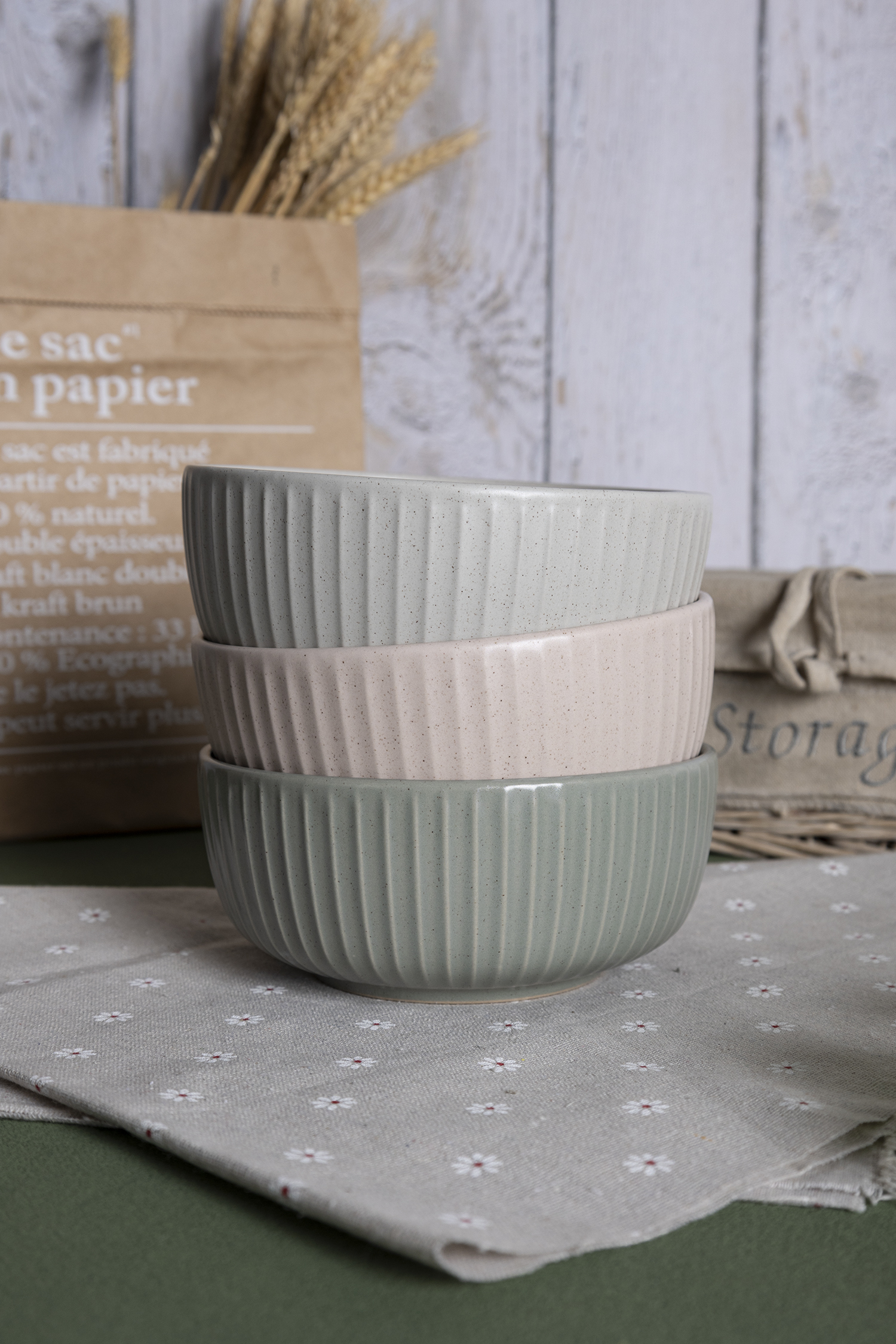 CHANGSHA HAPPY GO Nordic Style Matte Ceramic Dinnerware Set – Ribbed Cups, Plates & Bowls in Soft Retro Colors|happygodinnerware.com