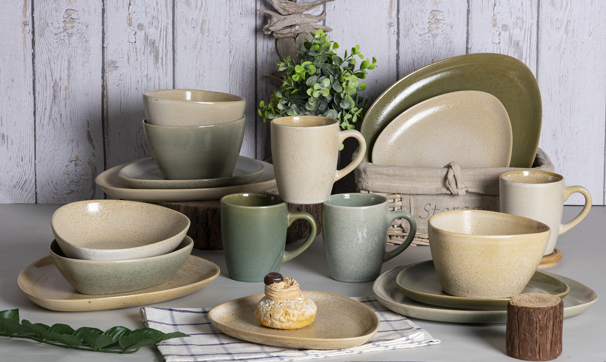 CHANGSHA HAPPY GO Earthlight Reactive Glaze Stoneware Set – Handcrafted Organic-Shaped Plates, Bowls and Mugs in Natural Tones|happygodinnerware.com