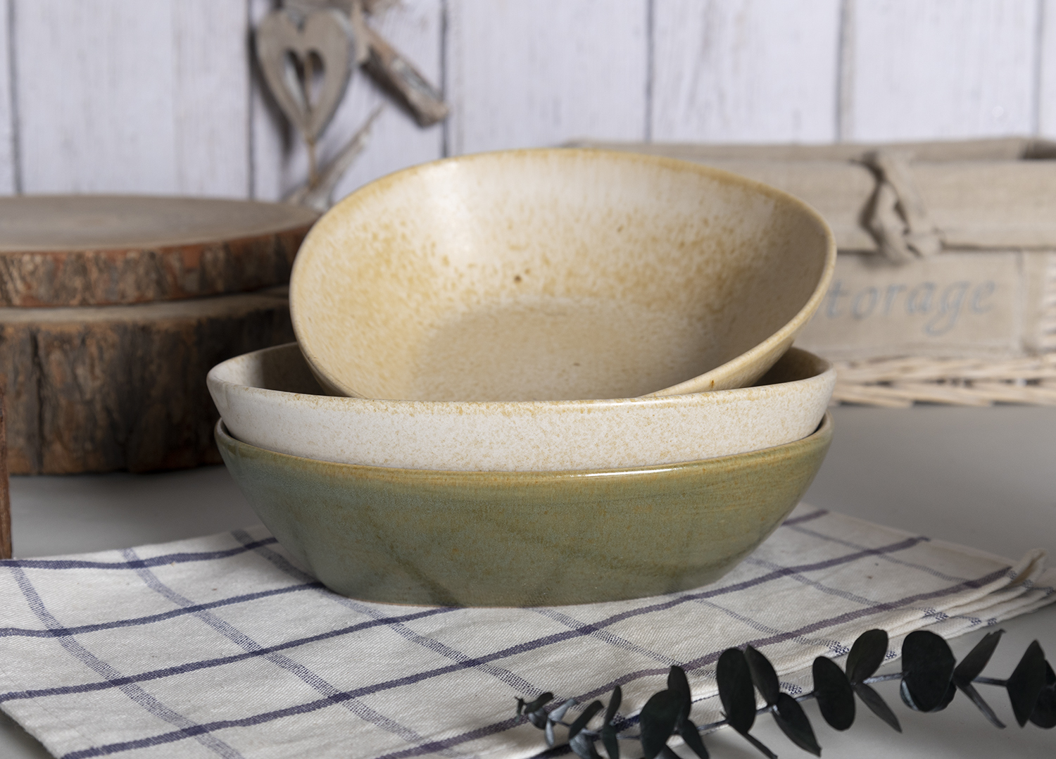 CHANGSHA HAPPY GO Earthlight Reactive Glaze Stoneware Set – Handcrafted Organic-Shaped Plates, Bowls and Mugs in Natural Tones|happygodinnerware.com