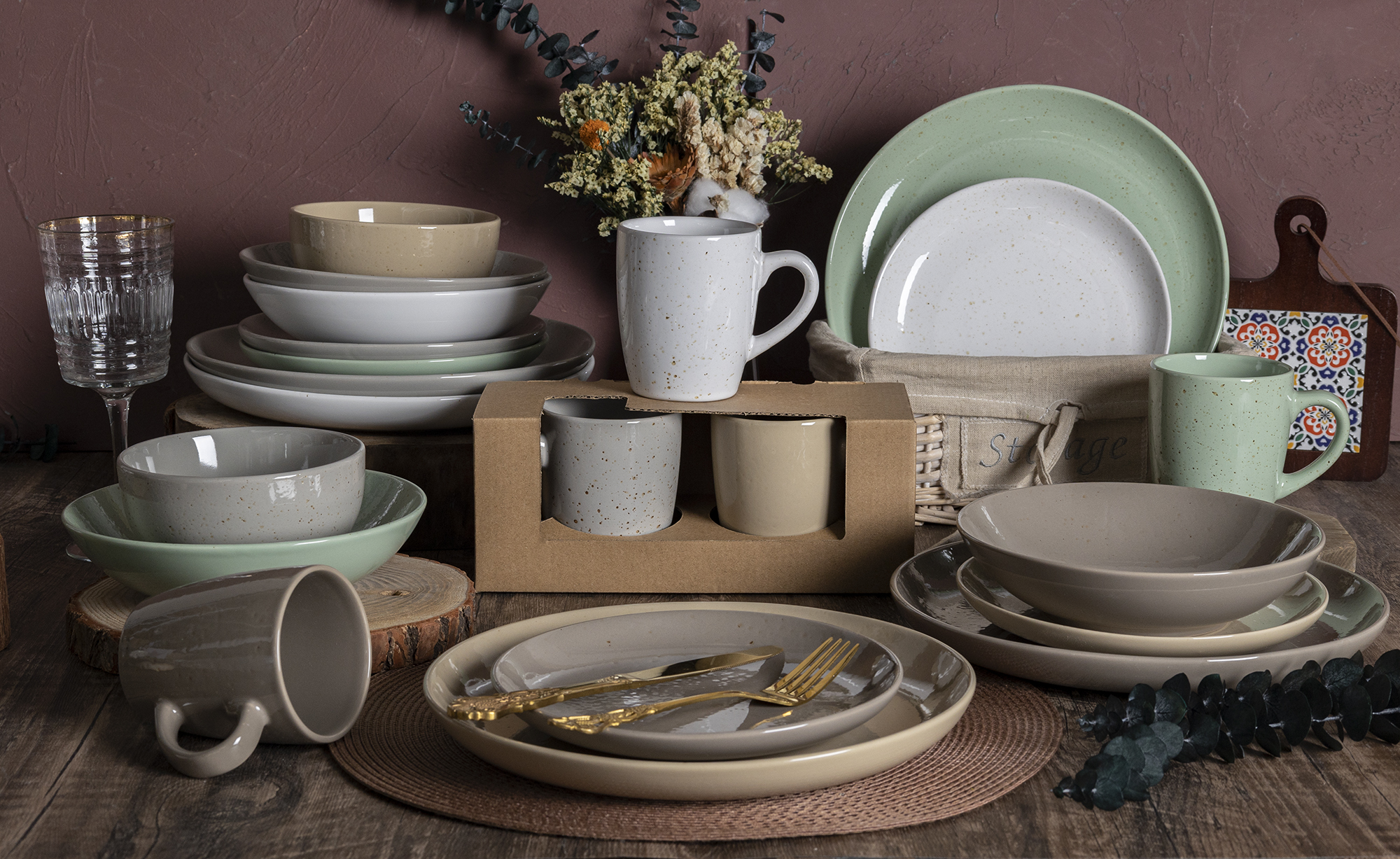 CHANGSHA HAPPY GO SpecklePop Stoneware Dinnerware Set – Modern Splatter Glazed Ceramic Plates, Bowls and Mugs in Playful Colors|happygodinnerware.com