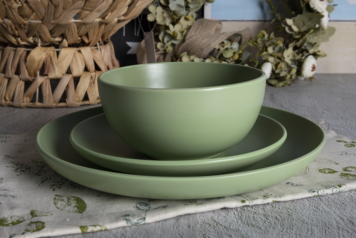CHANGSHA HAPPY GO PastelDaze Matte Glaze Stoneware Set – Minimalist Soft-Tone Ceramic Plates, Bowls and Mugs for Everyday Delight|happygodinnerware.com
