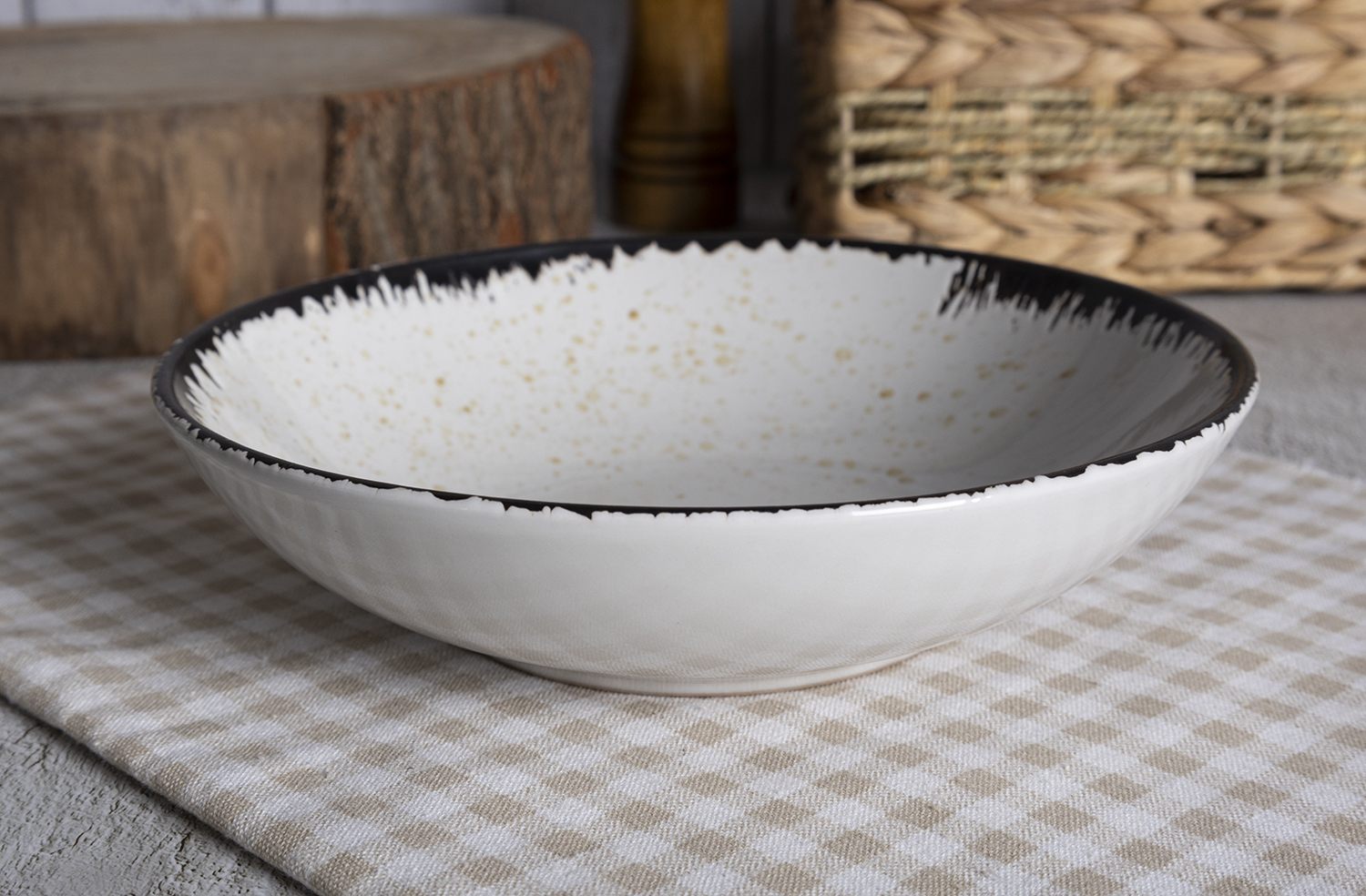 CHANGSHA HAPPY GO EdgeRustic Speckled Stoneware Set – Handcrafted White Ceramic Dinnerware with Burnt Rim Design|happygodinnerware.com
