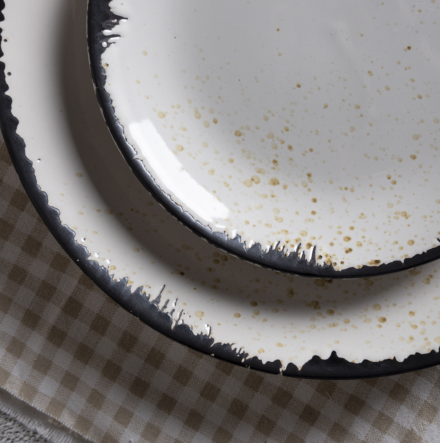 CHANGSHA HAPPY GO EdgeRustic Speckled Stoneware Set – Handcrafted White Ceramic Dinnerware with Burnt Rim Design|happygodinnerware.com