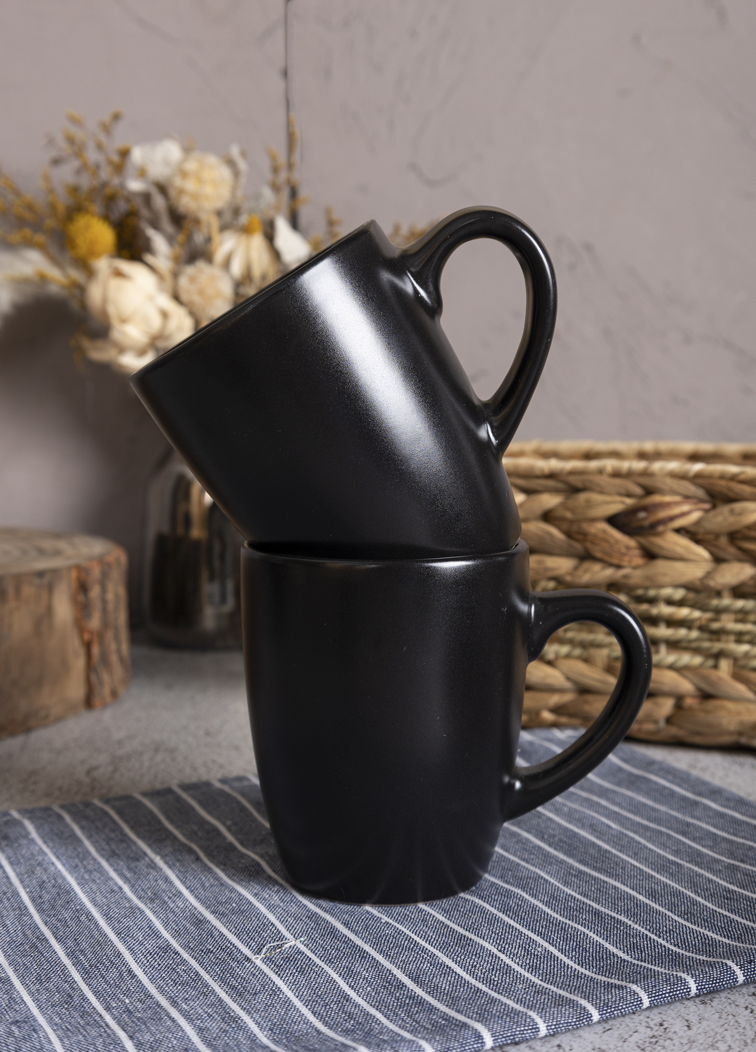 CHANGSHA HAPPY GO Obsidian Fade Reactive Glaze Stoneware Set – Minimalist Matte Black Ceramic Plates, Bowls and Mugs with Artisan Inner Glaze|happygodinnerware.com