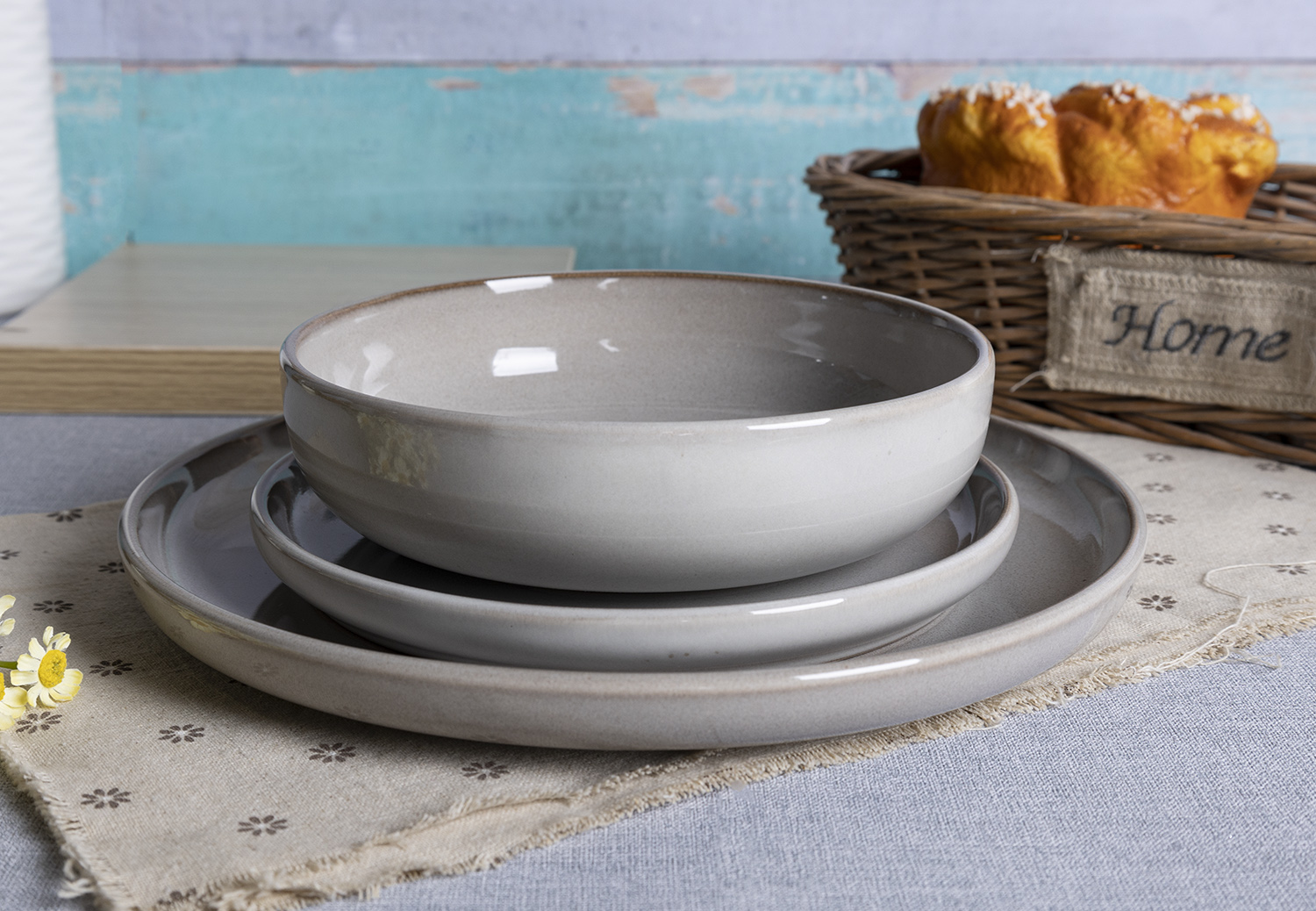 CHANGSHA HAPPY GO Sunbake Reactive Glaze Stoneware Set – Warm Toned Ceramic Dinnerware with Soft Gradient Finish|happygodinnerware.com