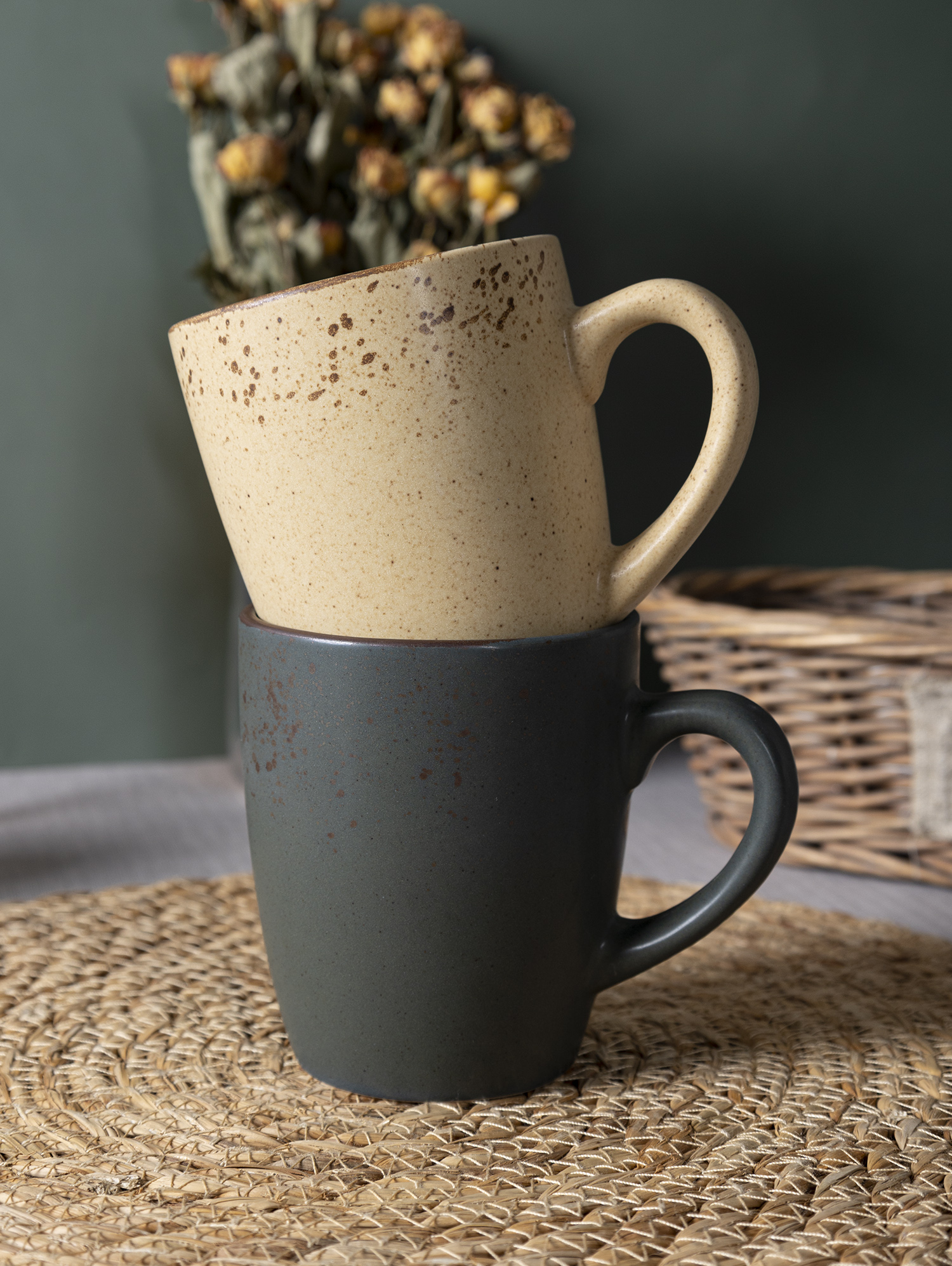 CHANGSHA HAPPY GO Earthborn Speckled Glaze Stoneware Set – Rustic Matte Ceramic Plates, Bowls and Mugs in Forest Tones|happygodinnerware.com
