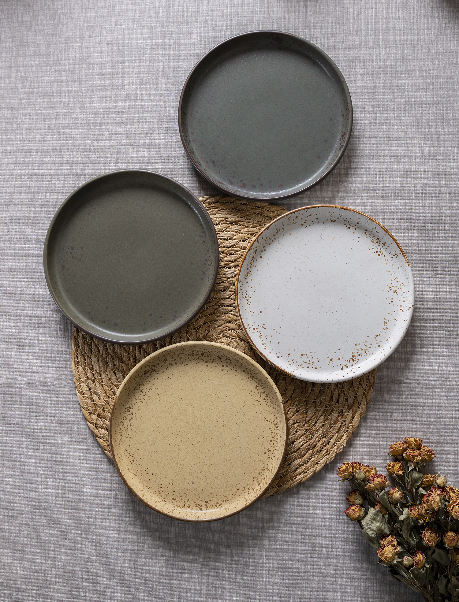 CHANGSHA HAPPY GO Earthborn Speckled Glaze Stoneware Set – Rustic Matte Ceramic Plates, Bowls and Mugs in Forest Tones|happygodinnerware.com
