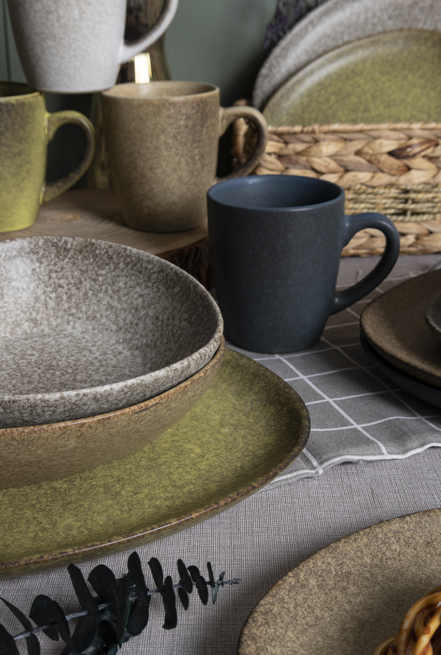 CHANGSHA HAPPY GO Stoneveil Reactive Glaze Stoneware Set – Wabi-Sabi Inspired Dinnerware in Earth Tones and Matte Texture|happygodinnerware.com